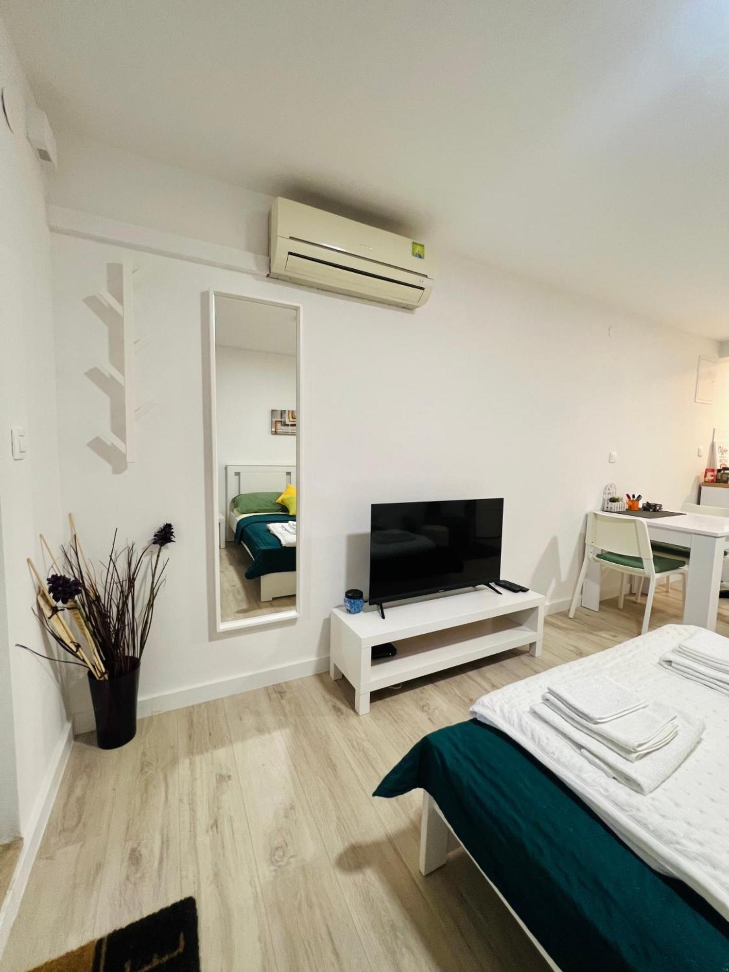 Moon No.2 Apartment