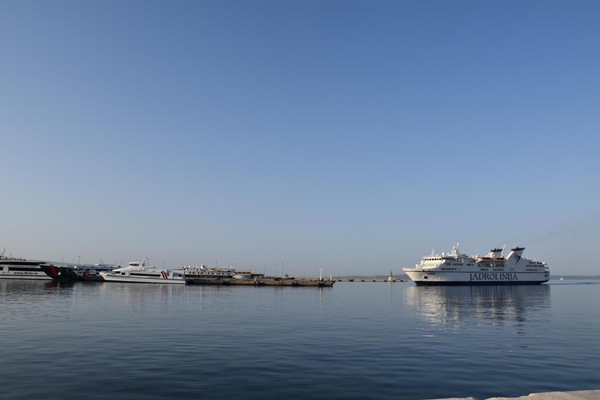 Antares Luxury 1
