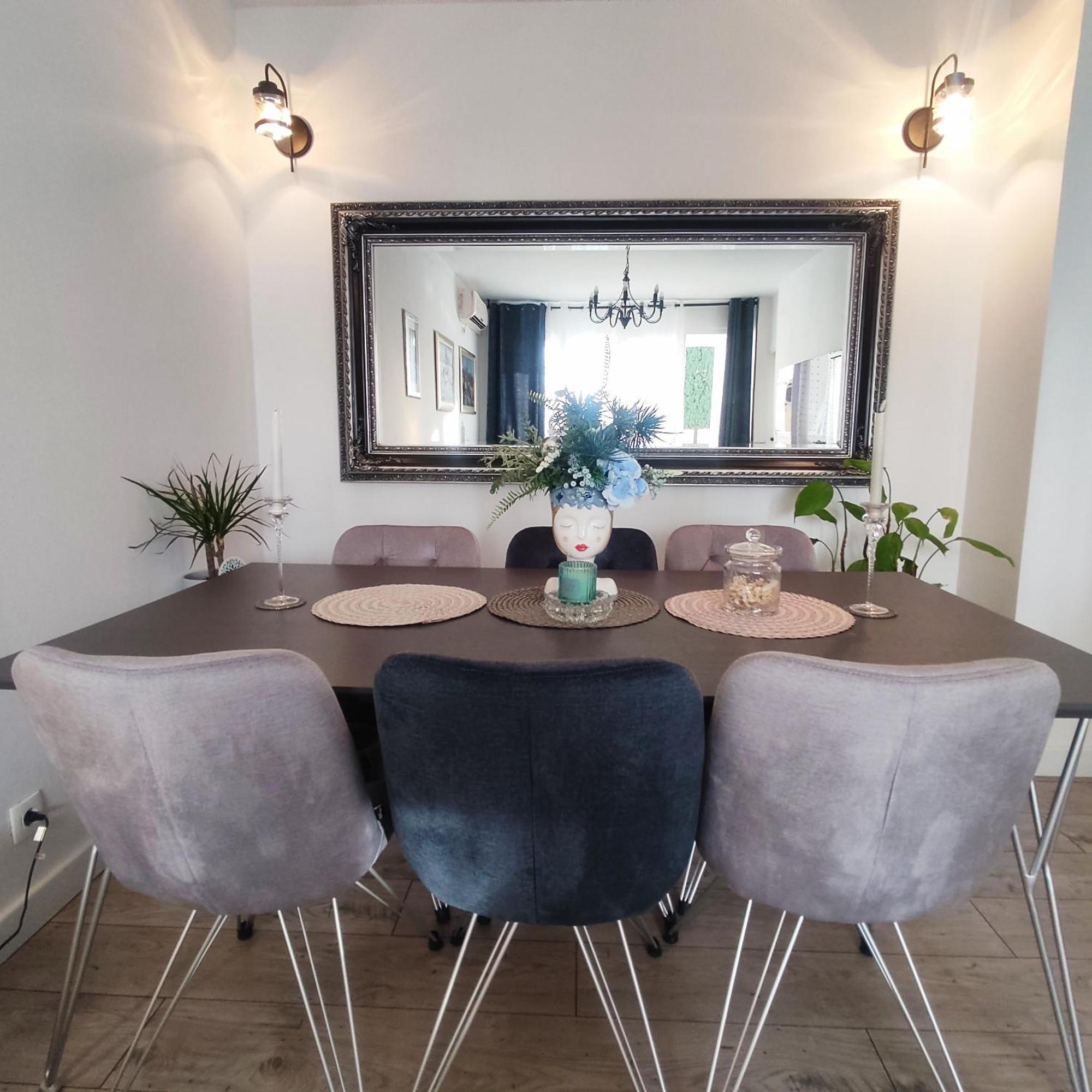 Lovely M&r Apartment *