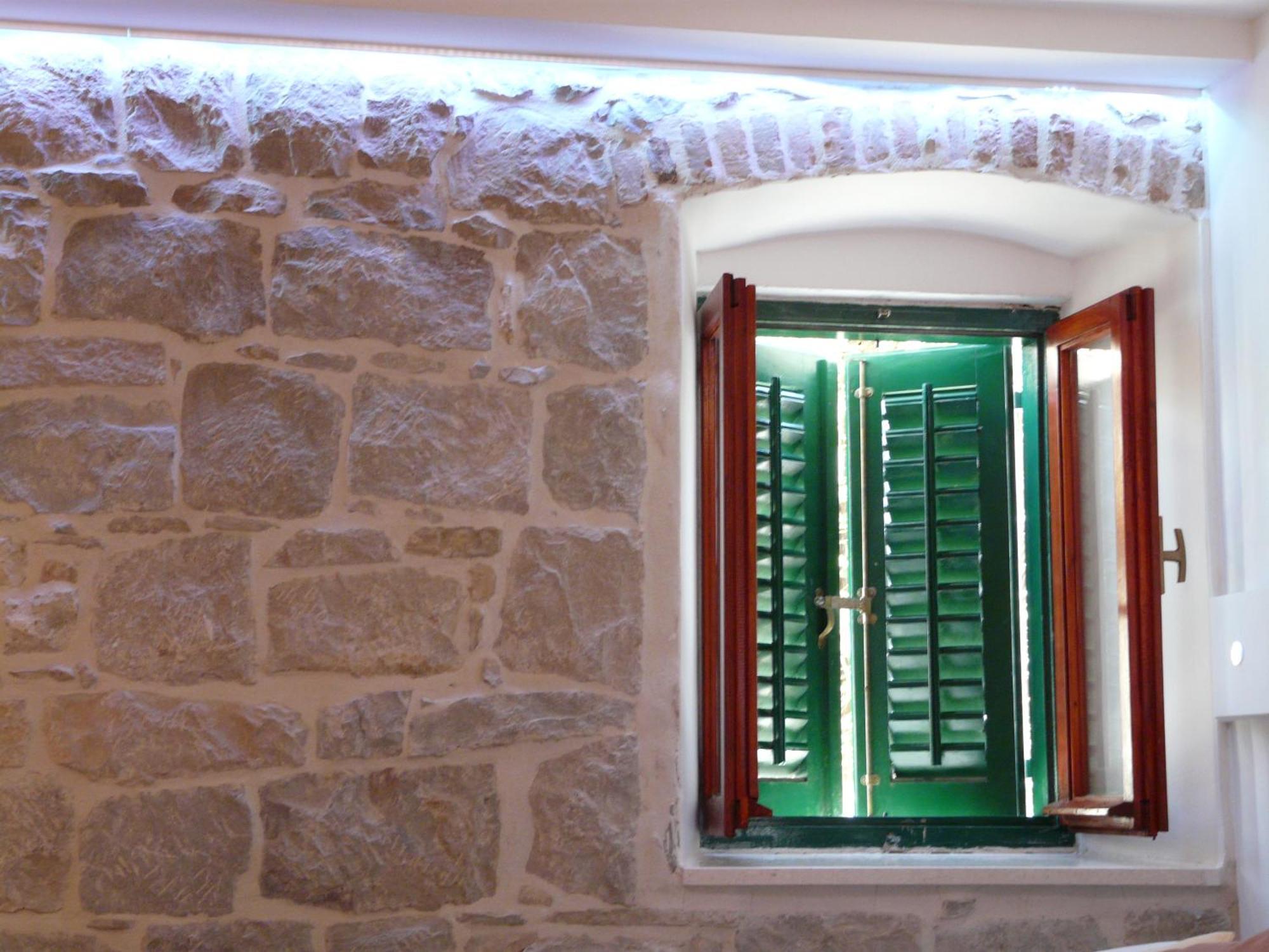 House Sandra 2