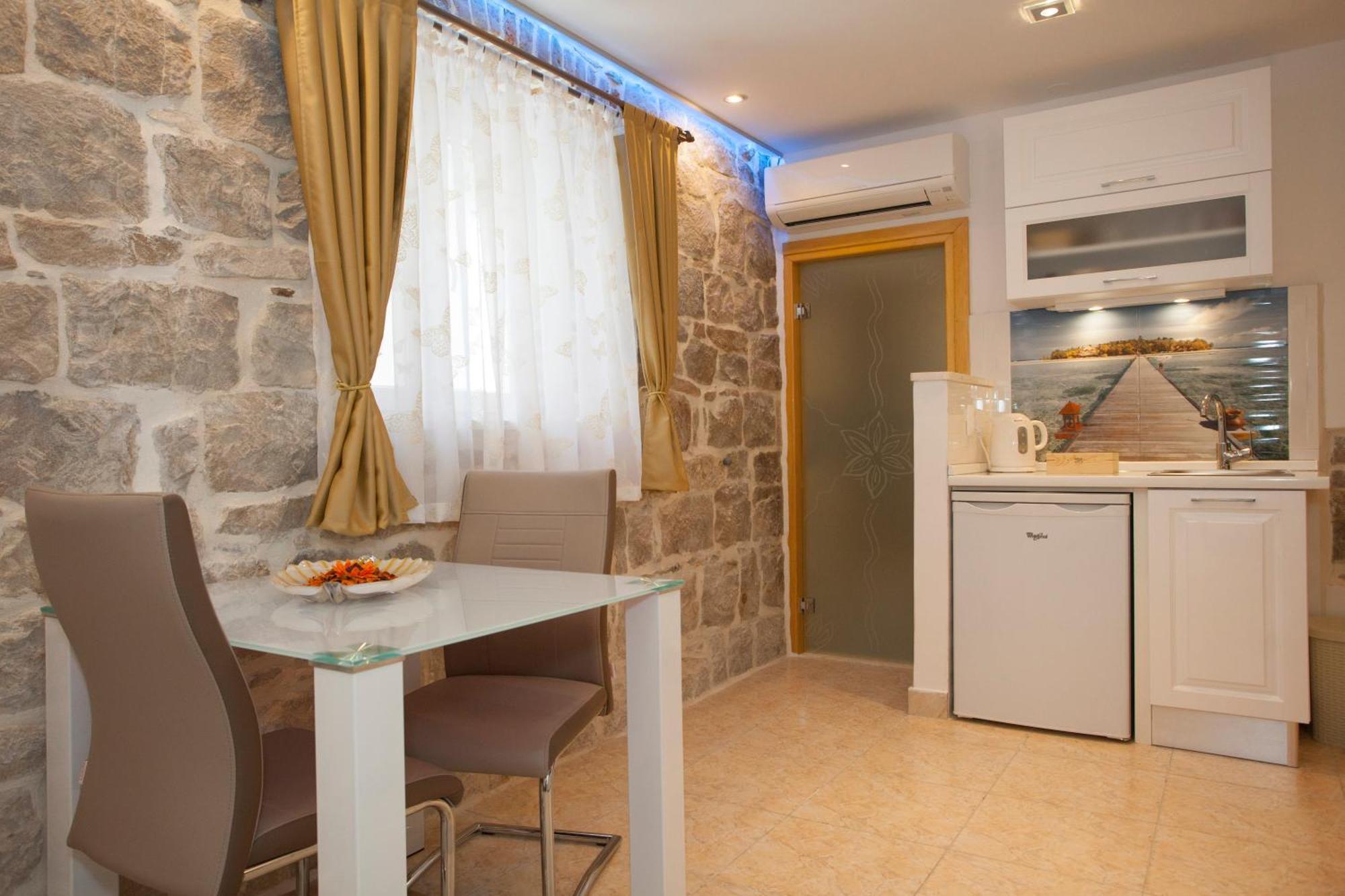 House Sandra 2