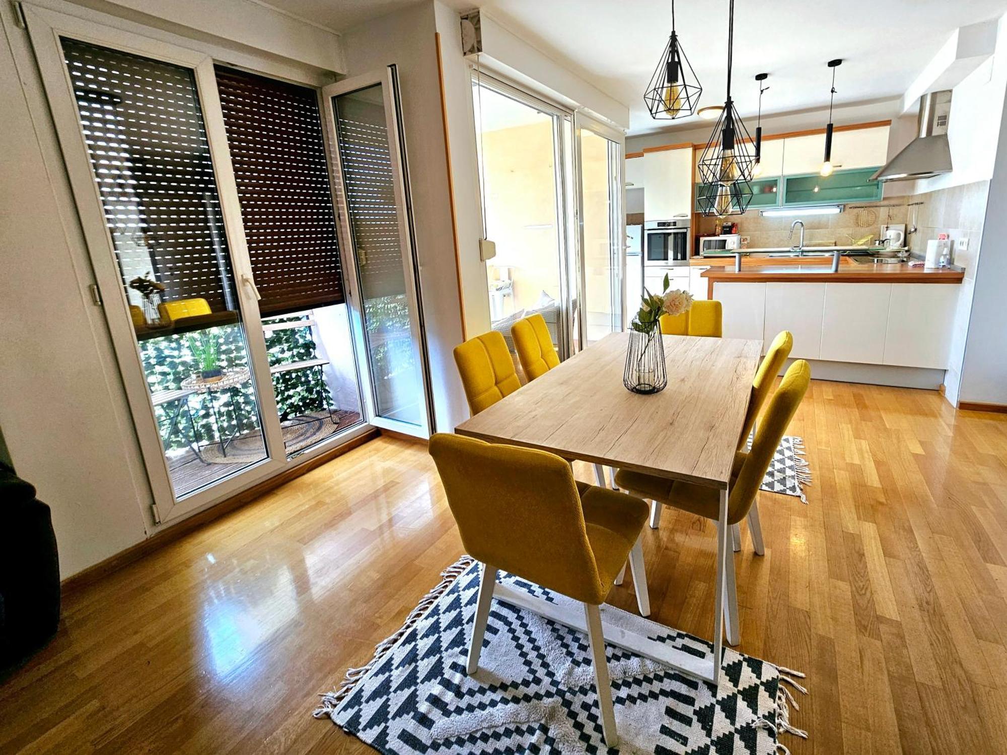 Appartement Beautiful Large Apartment, Walk To Beach Split