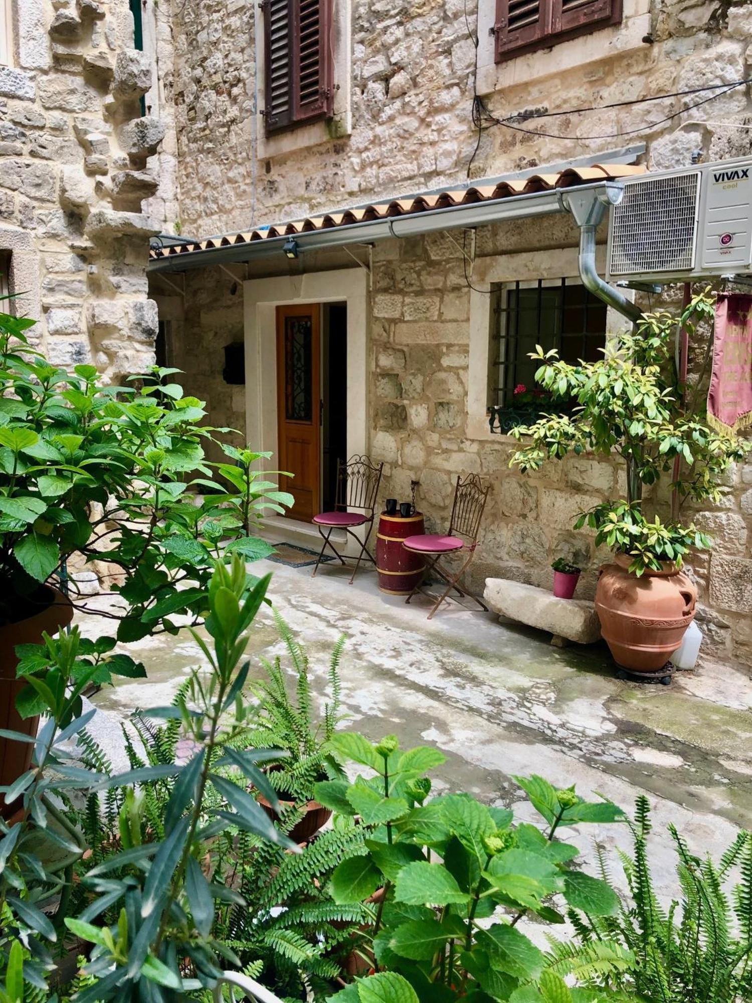Venus Of The Palace - New Renovated Appartement Split