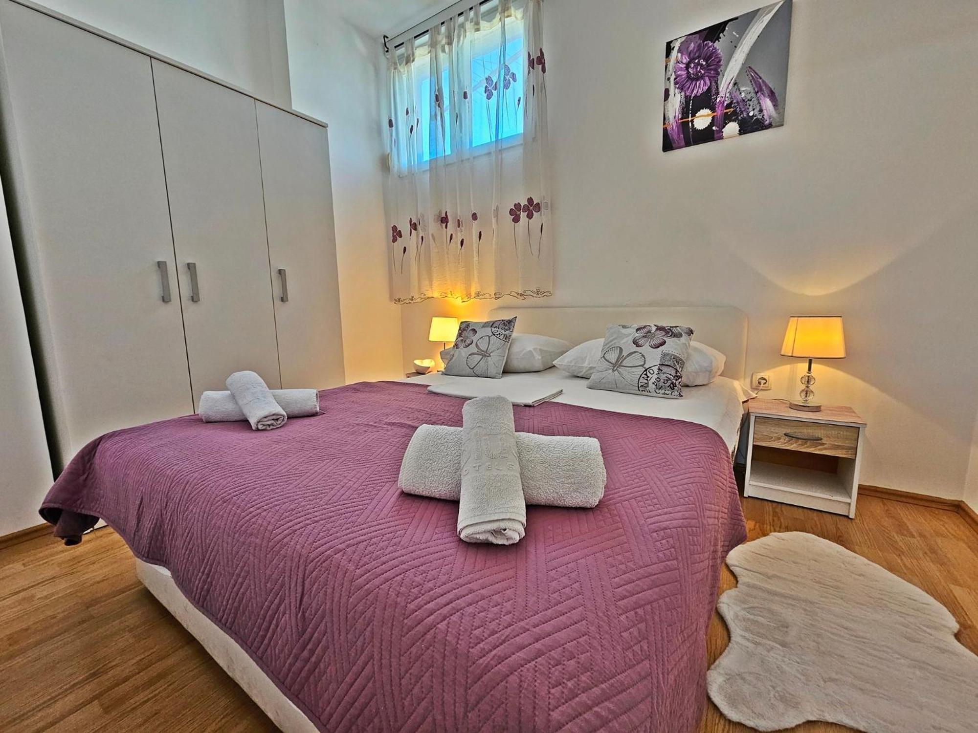 Moni 2 Apartment *