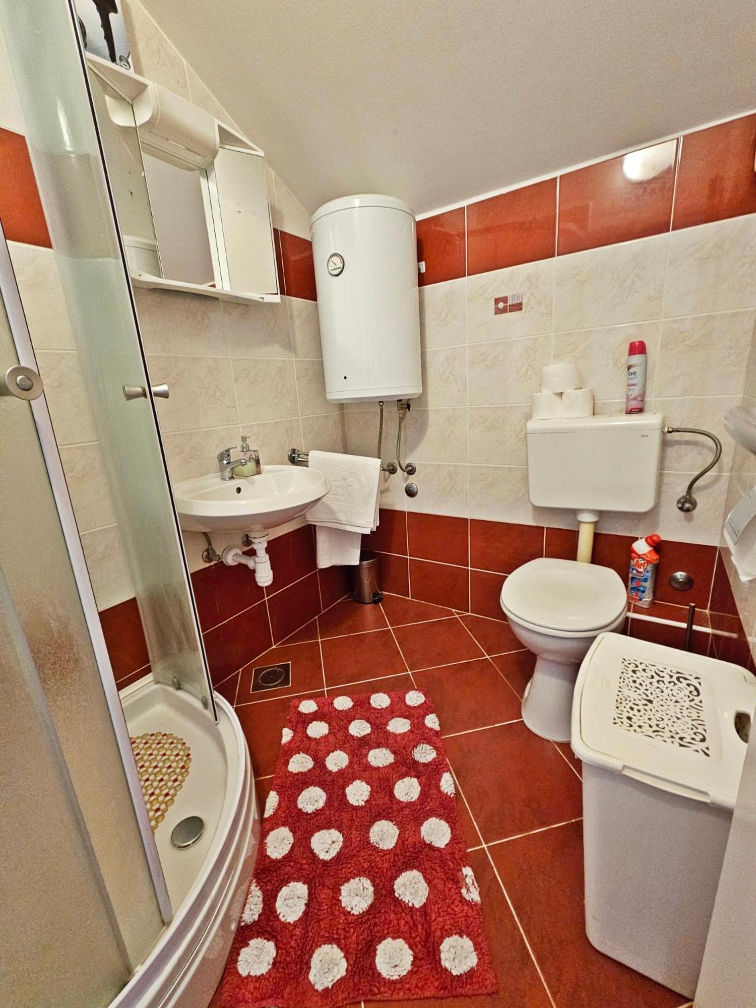 Apartamento Moni 2 *