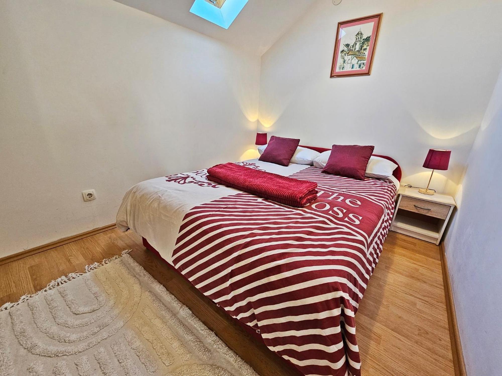 Apartamento Moni 2 *