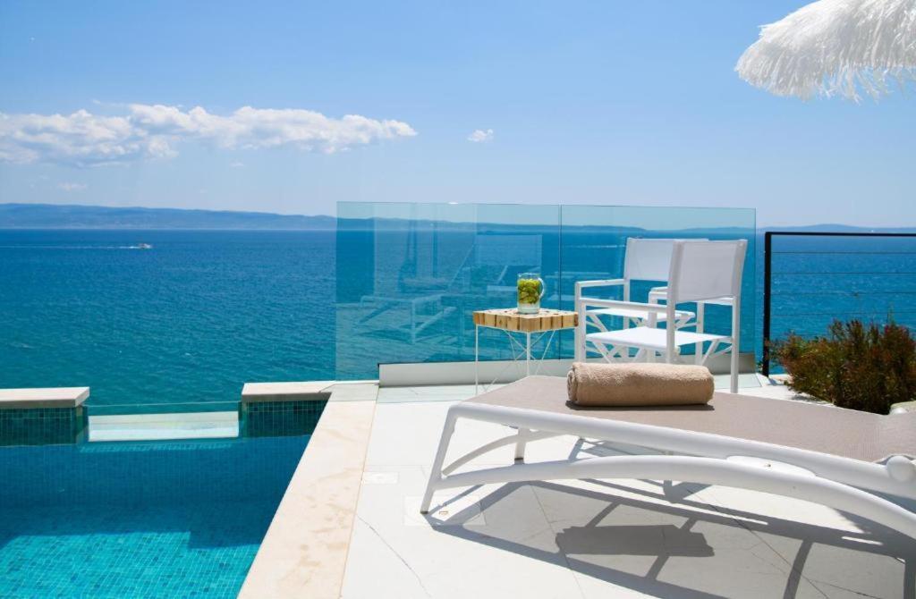 Gallery Luxury Suites & Rooms-Only Adults Apartment