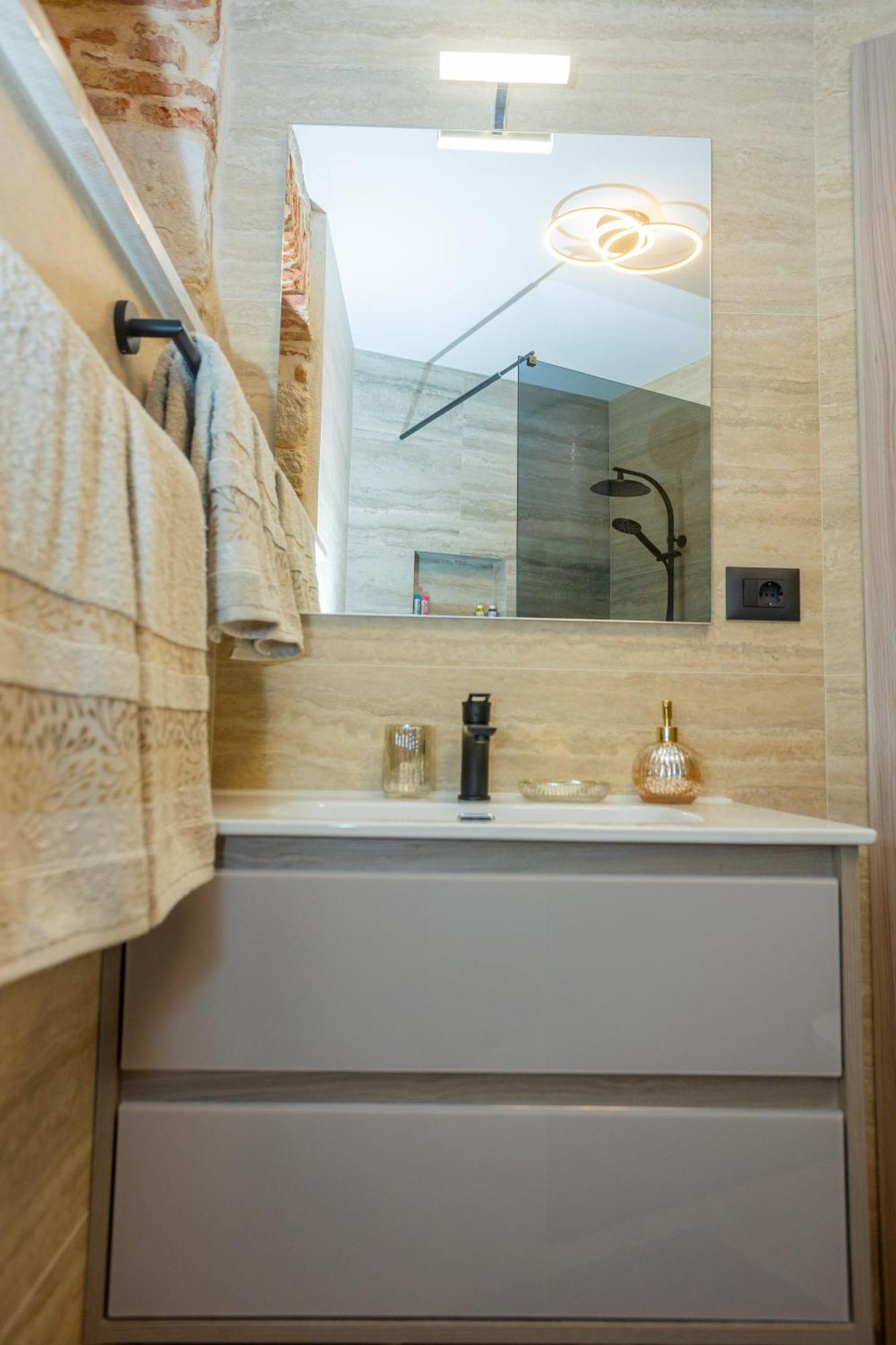 Kamarin Luxury Apartment *