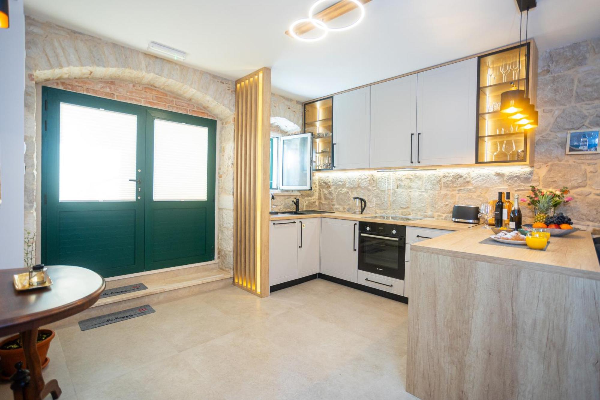 Apartment Kamarin Luxury Split