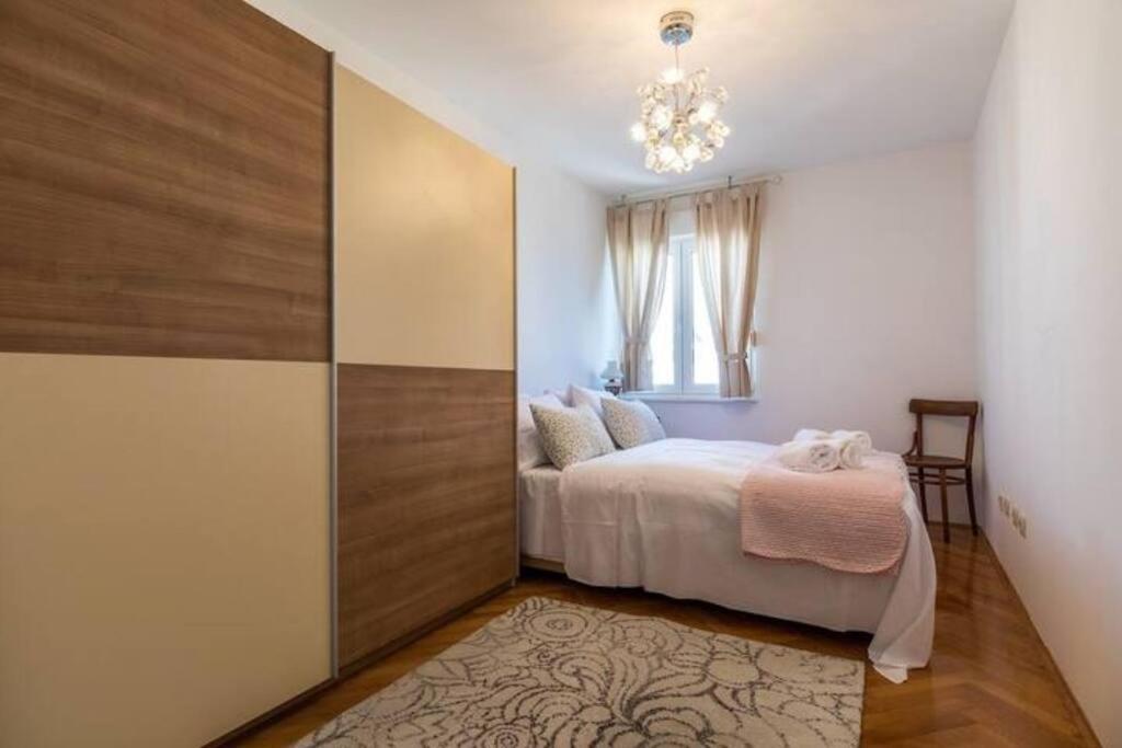 Maia's Apartment Split