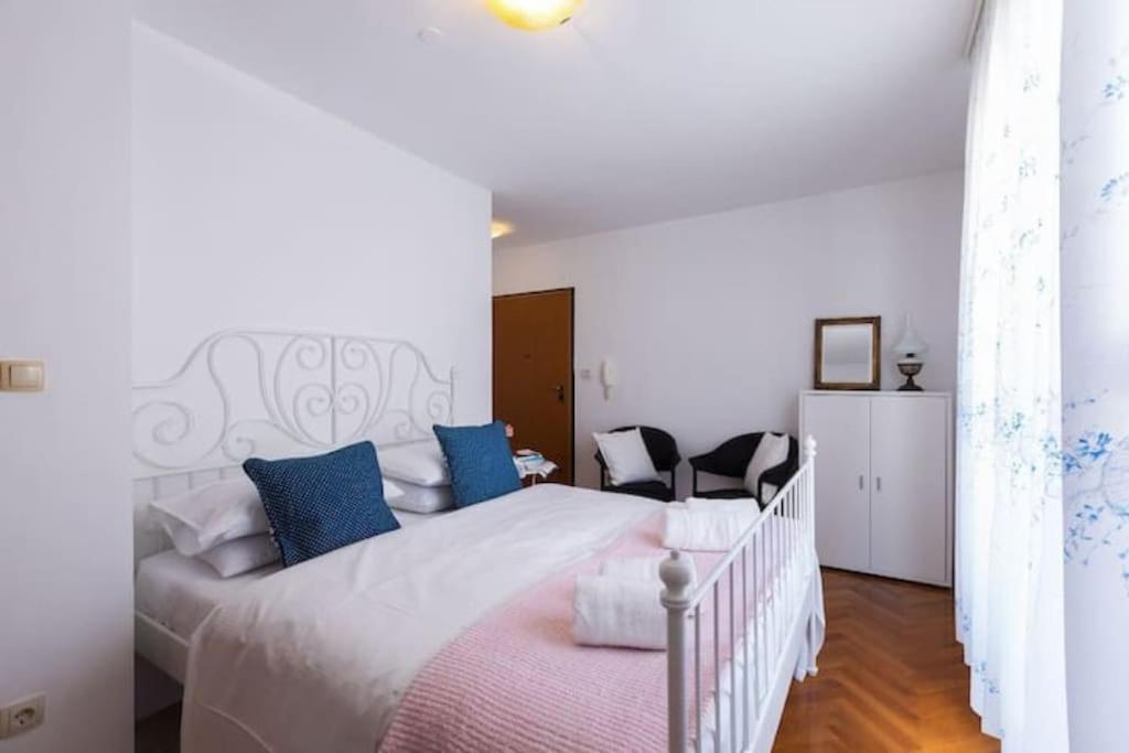 Apartment Maia's