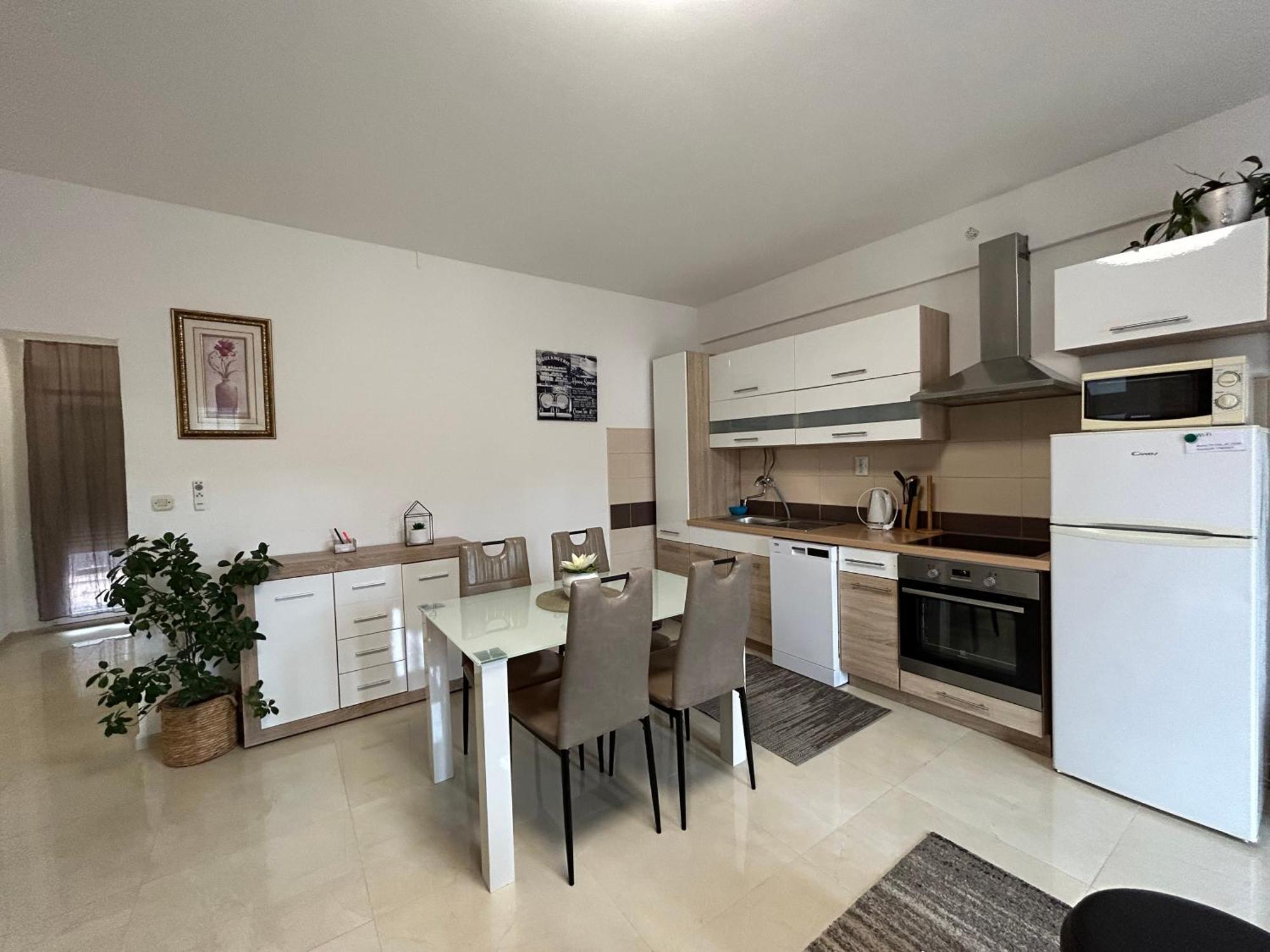 Sunset Apartment Split