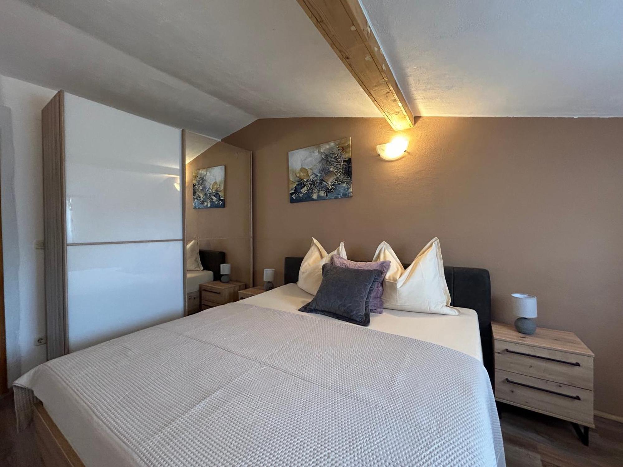 Sunset Apartment Split