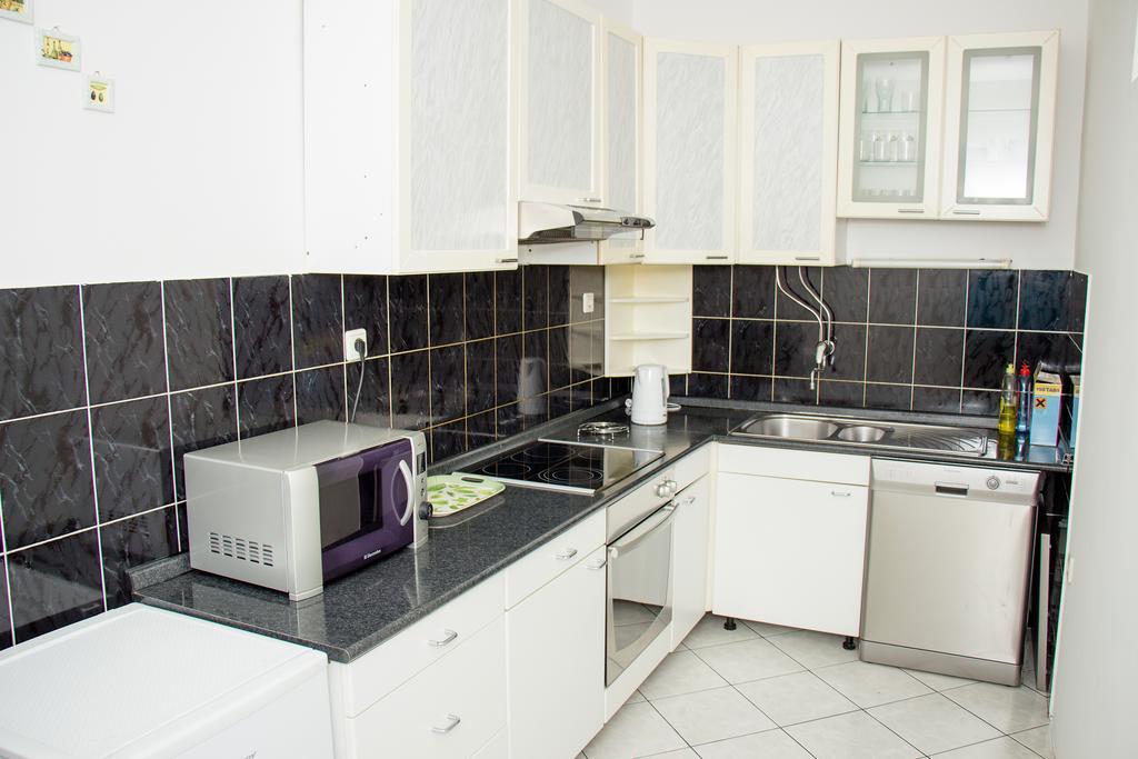 Apartment Leatoni *