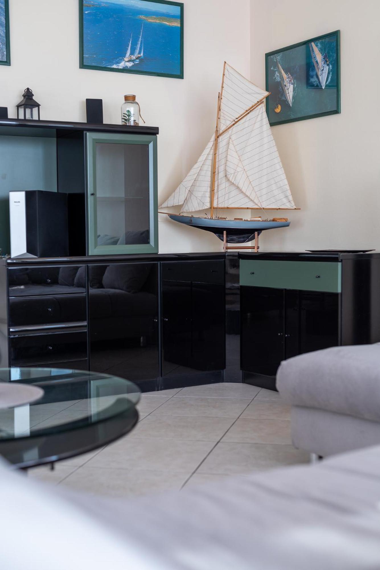 Luxury Overlooking The Apartment Split