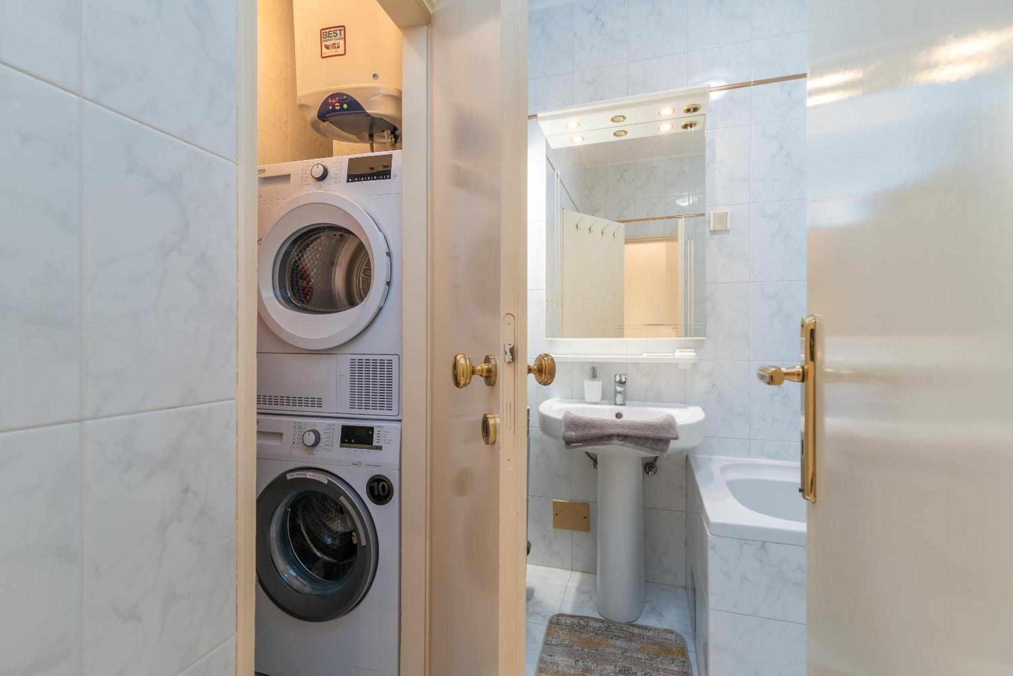 Apartment Luxury Overlooking The *