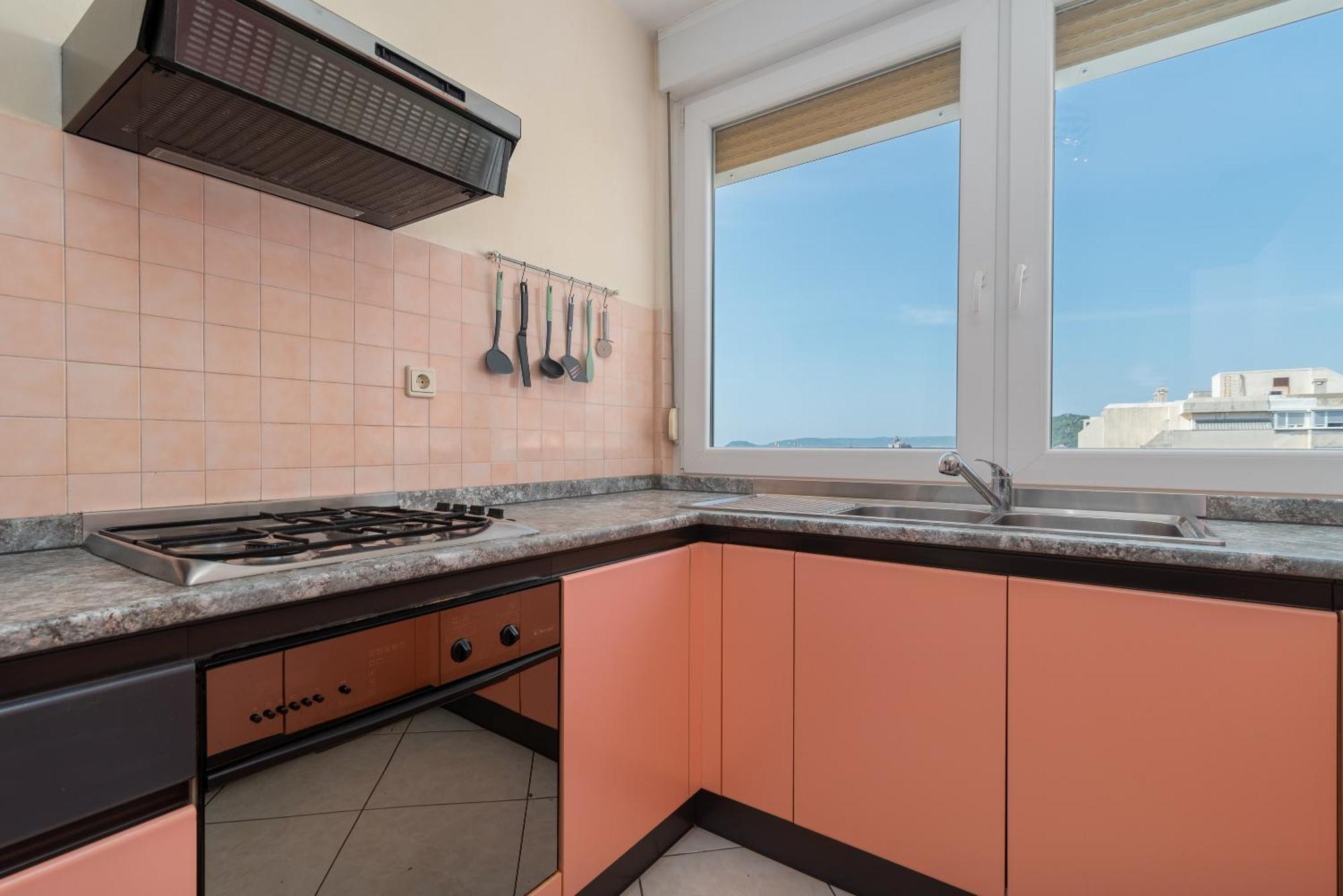 Luxury Overlooking The Apartment Split