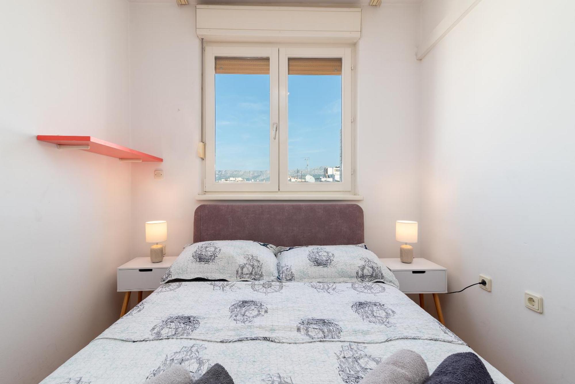 Luxury Overlooking The Apartment
