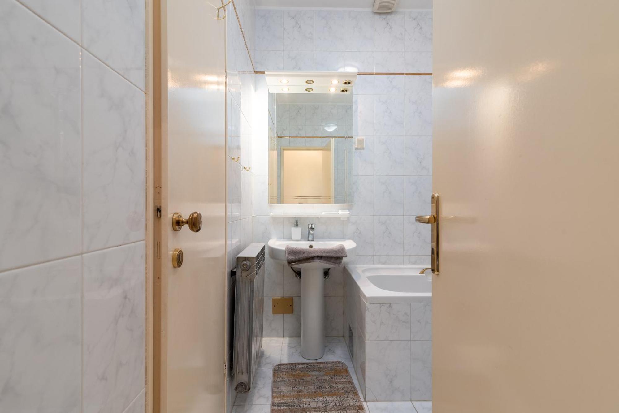 Apartment Luxury Overlooking The *