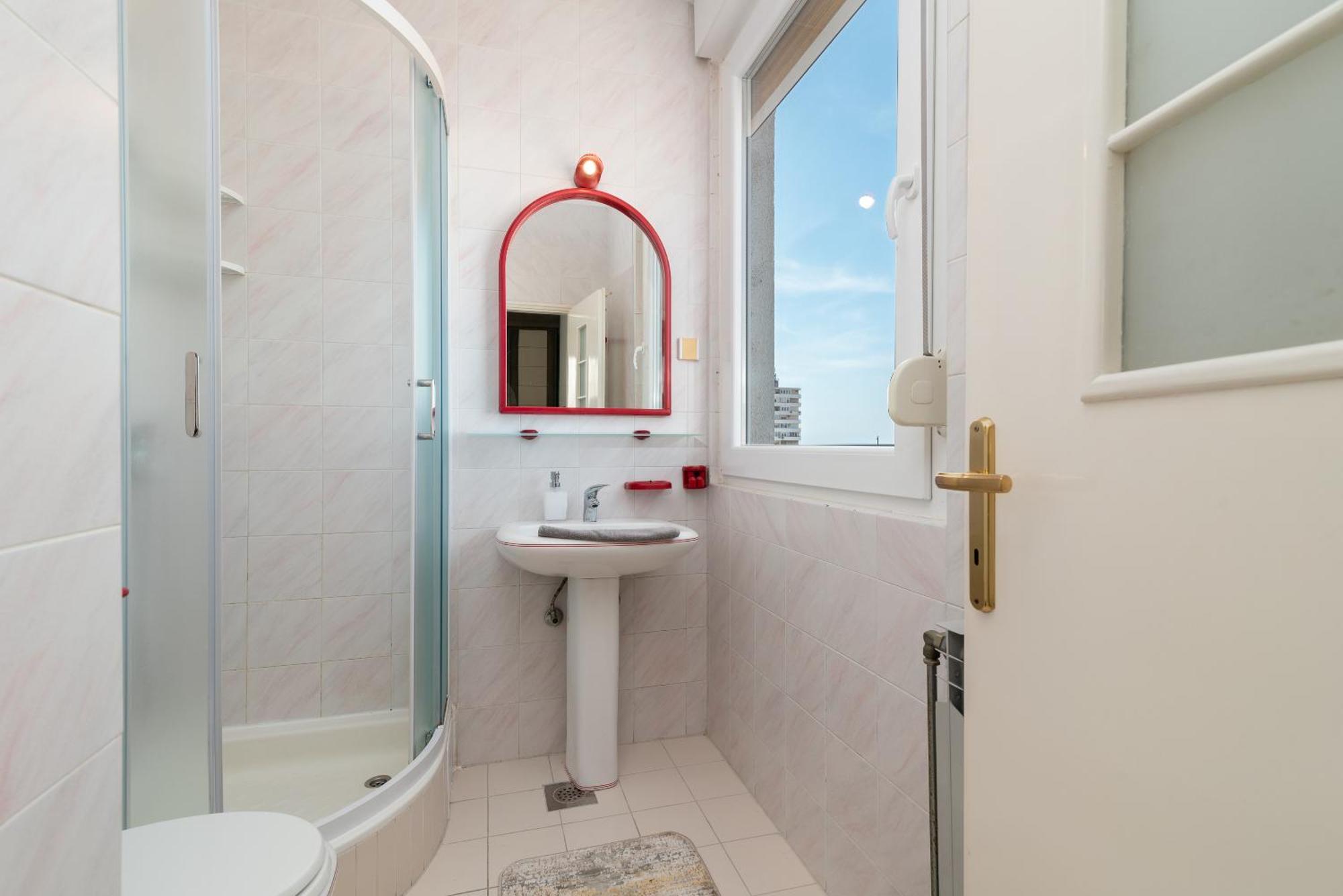 Luxury Overlooking The Apartment Split