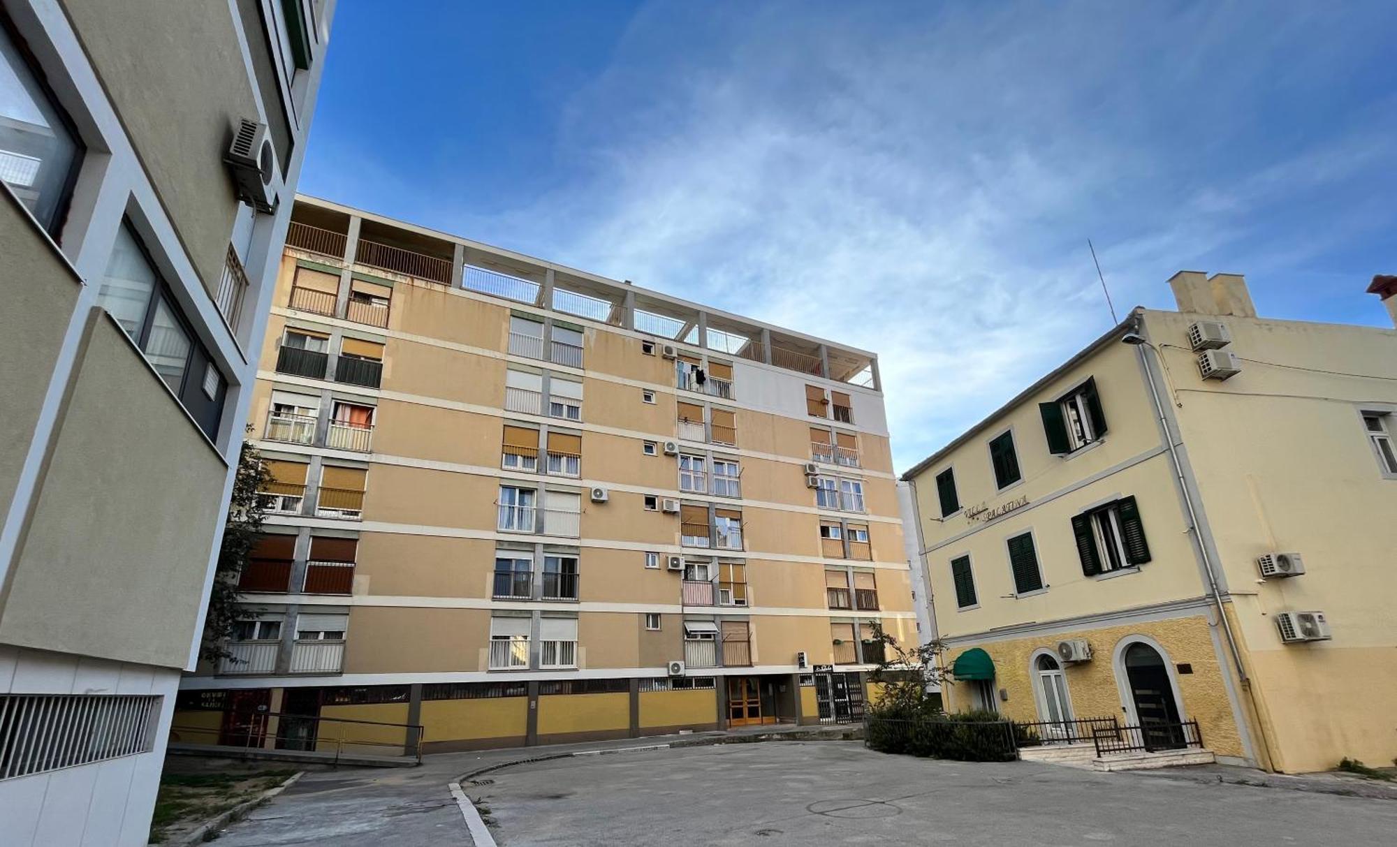 Mares Apartment Split