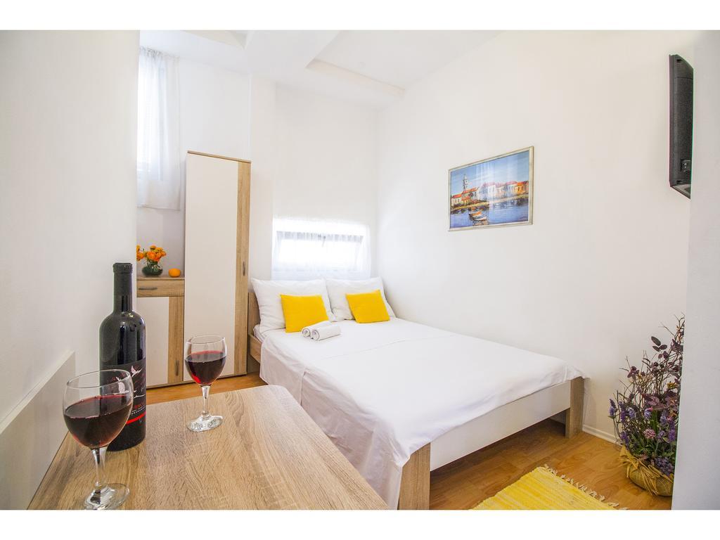 Apartment Old Square