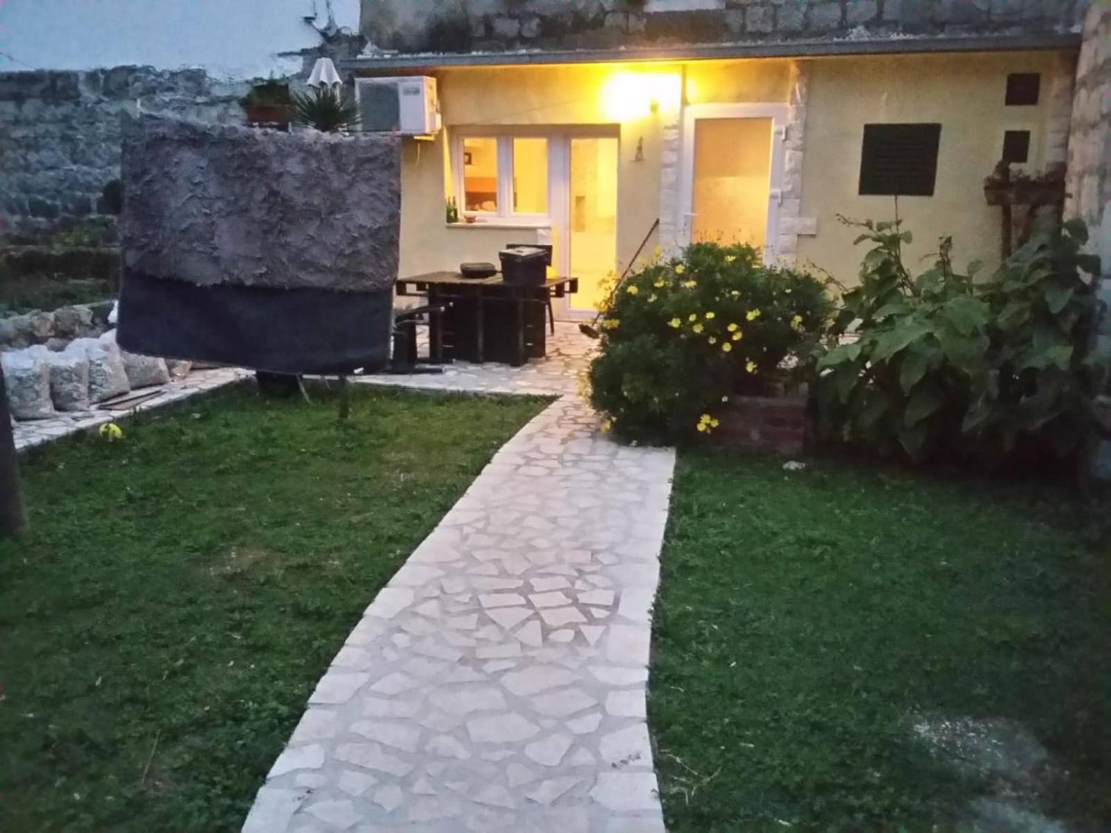 Apartment Dalmata Garden *