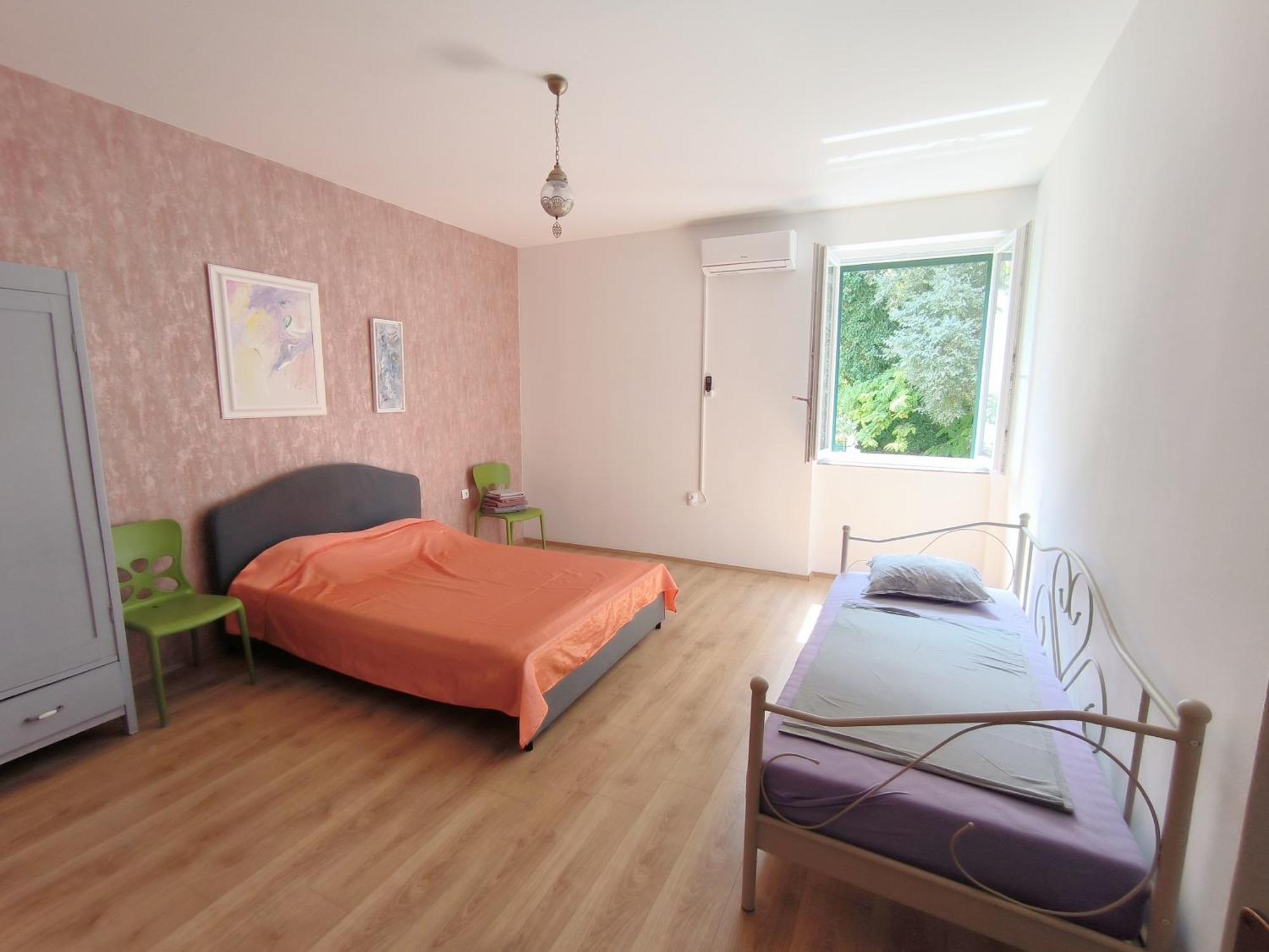 Bright And Colourful Luce -sandy * Split