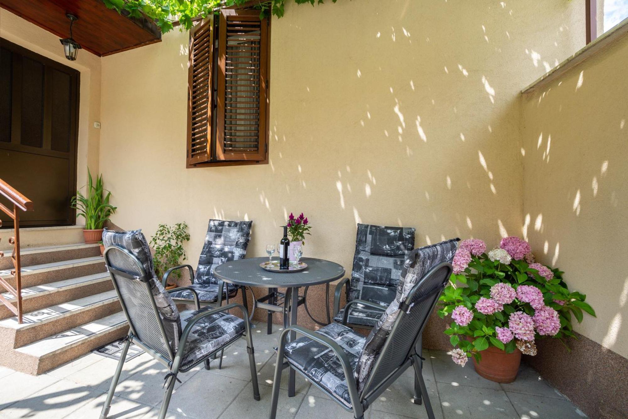 Vila Antique Garden *