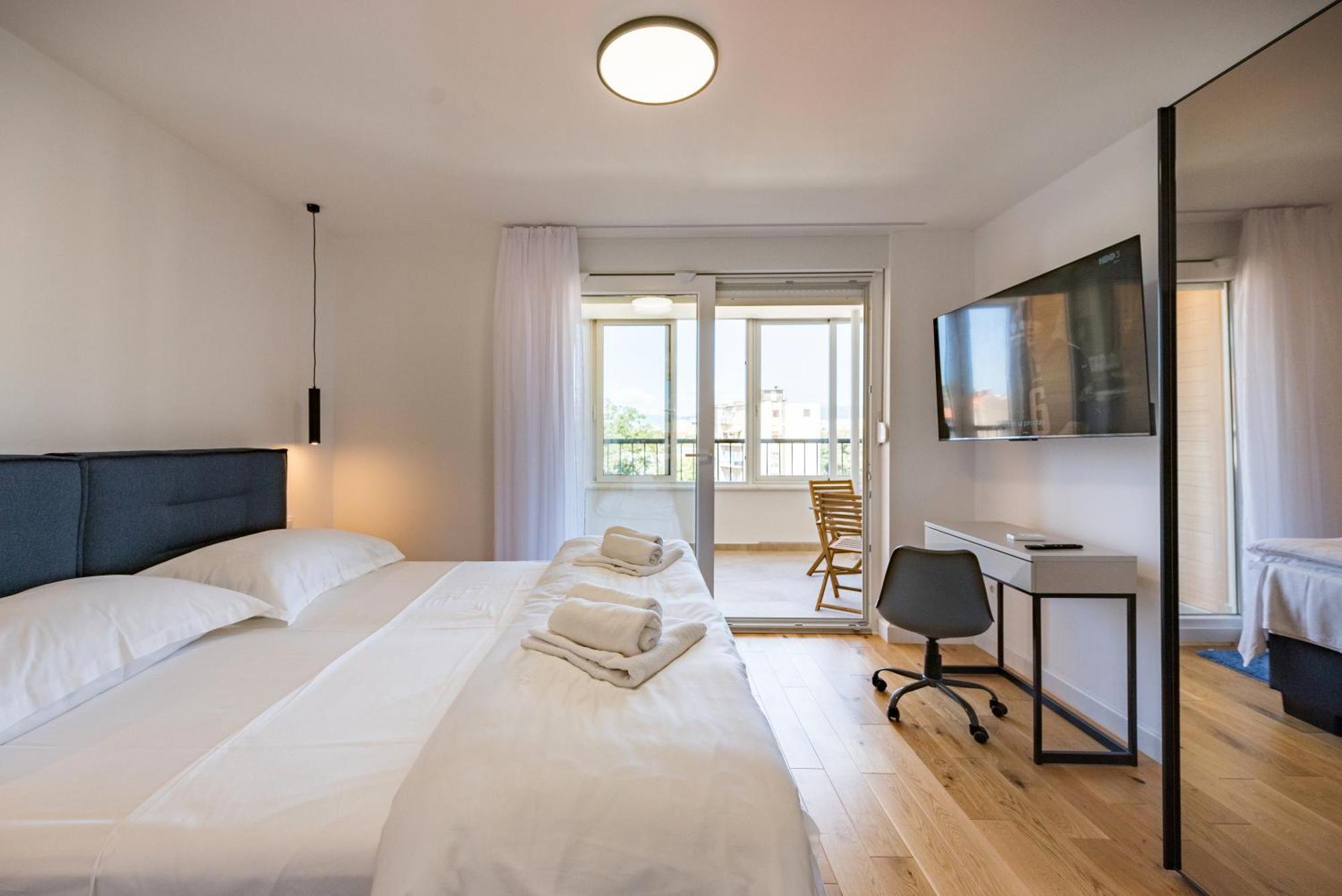 Apartman Penthouse With View In Center Split