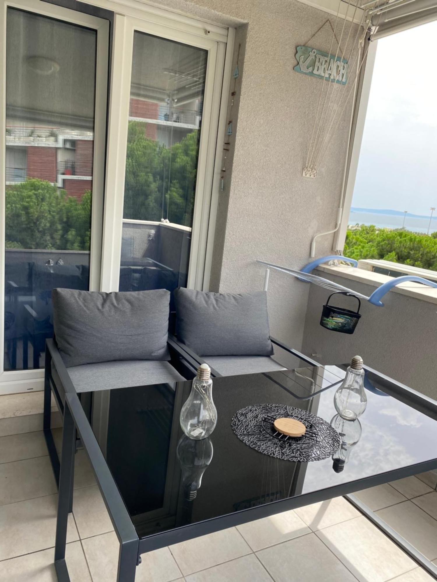 Marimar, Beachfront 1st Row Apartman