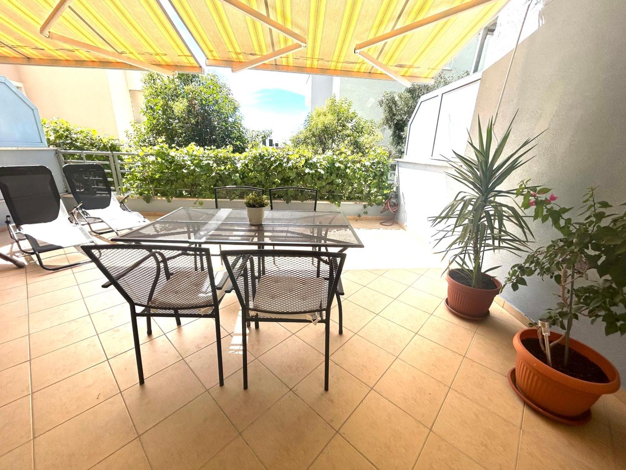 Apartment Summertime