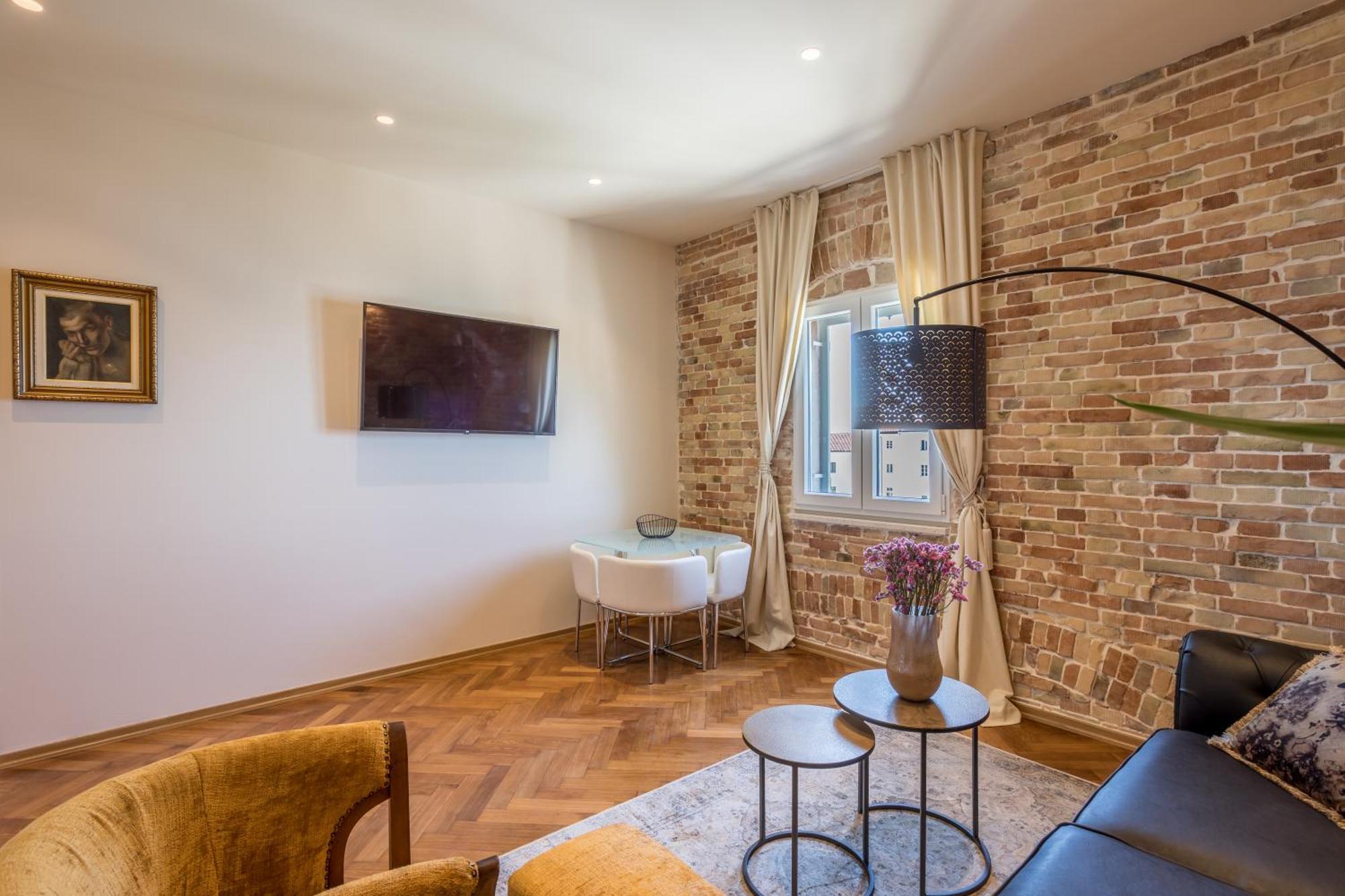 Riva - The Heart Of Palace Apartman Split