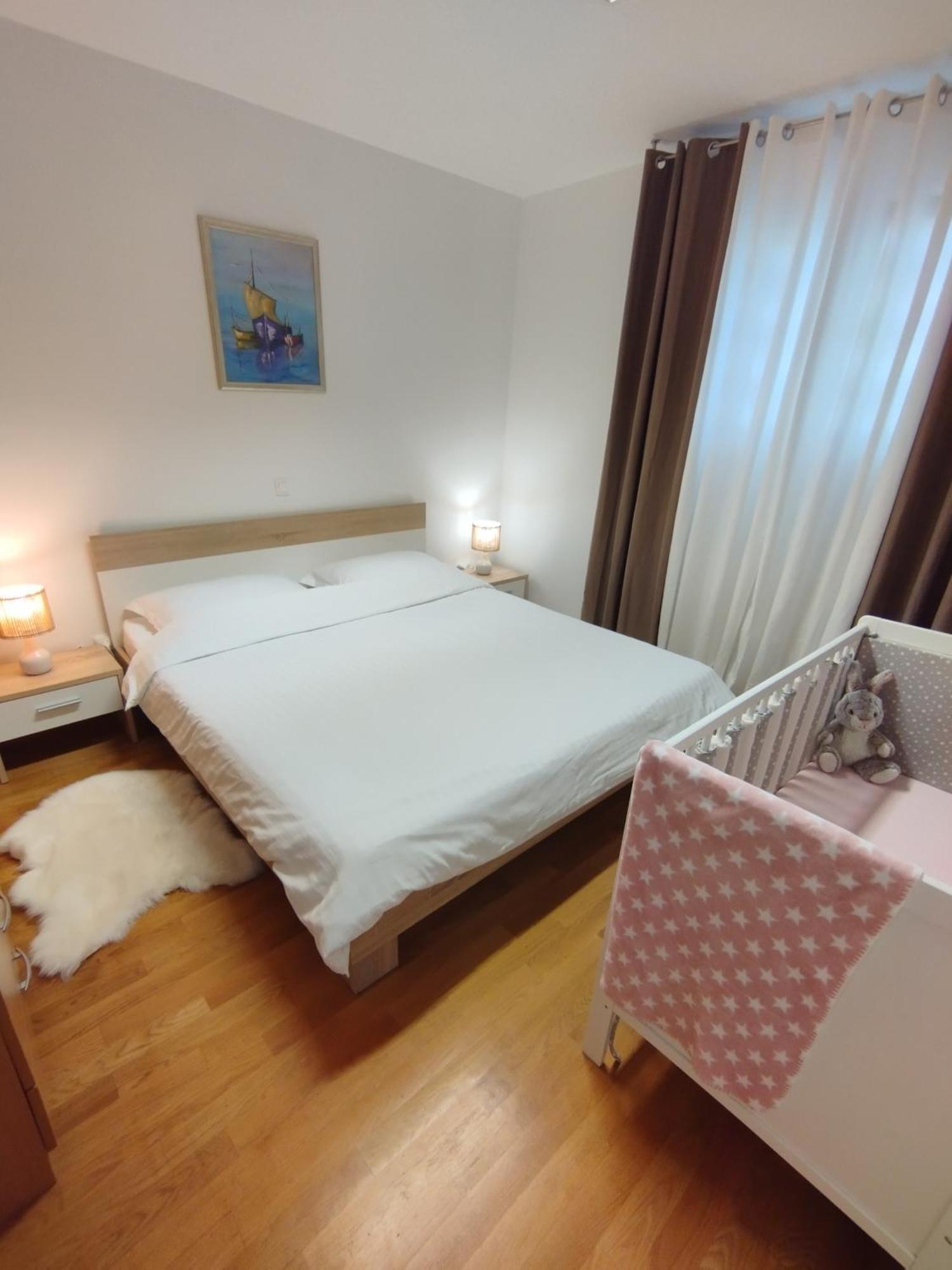 Bella Vista - Cozy With Easy Check-in And Free Parking *