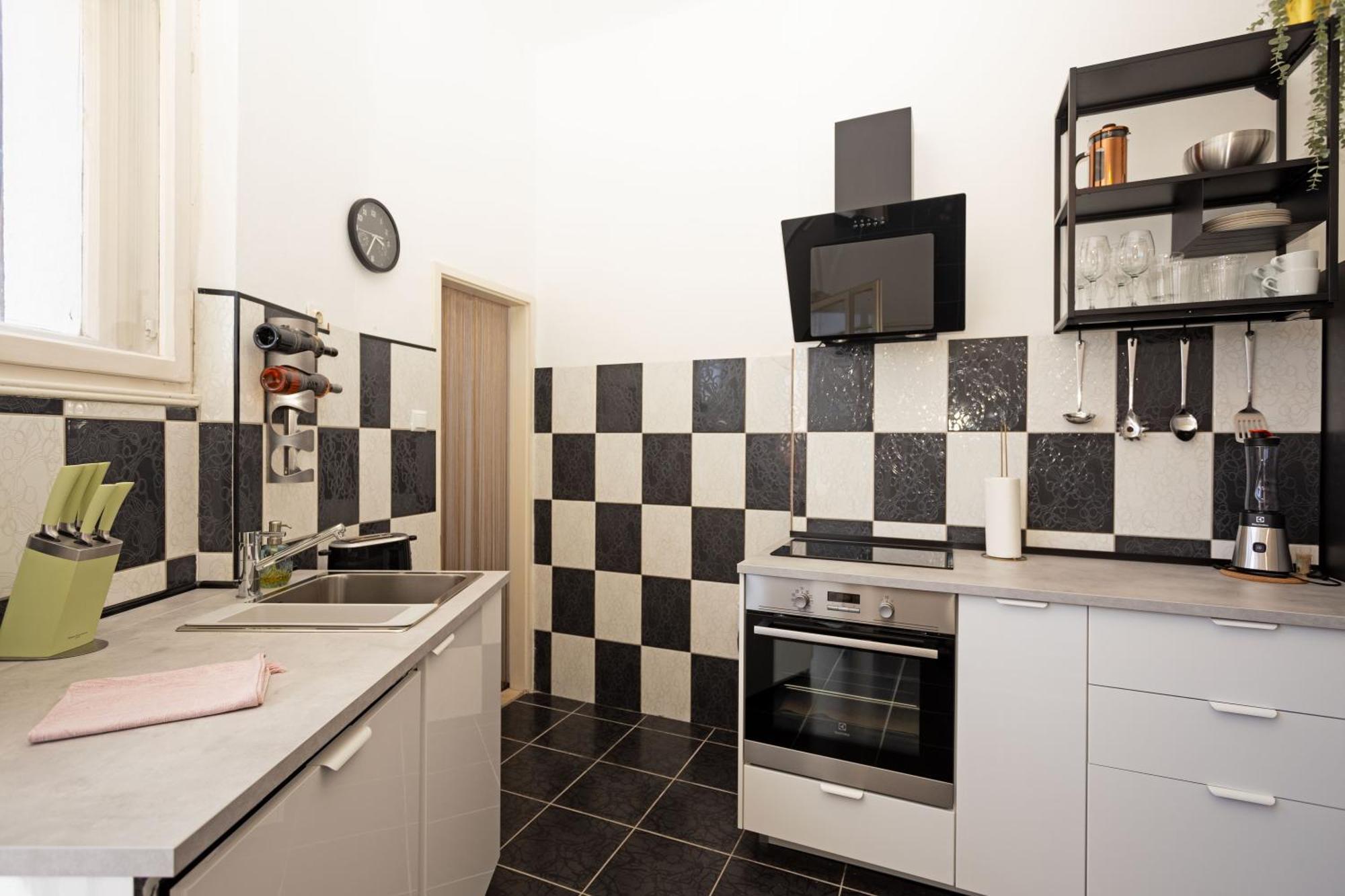 Antique Apartment Split
