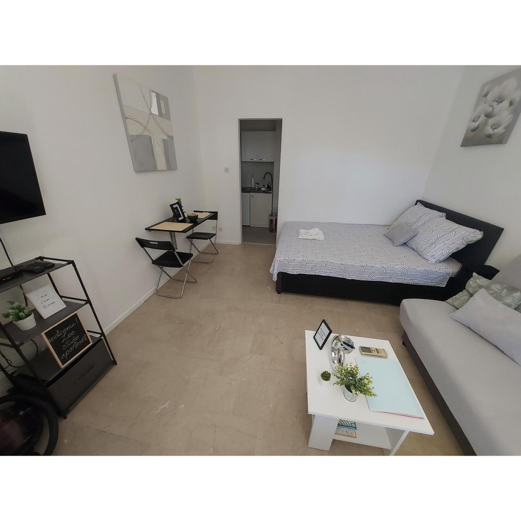Lee Apartment