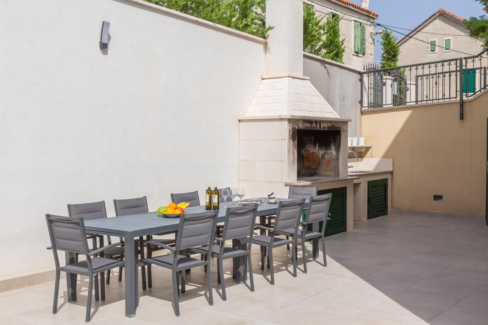 Epetium Villa *