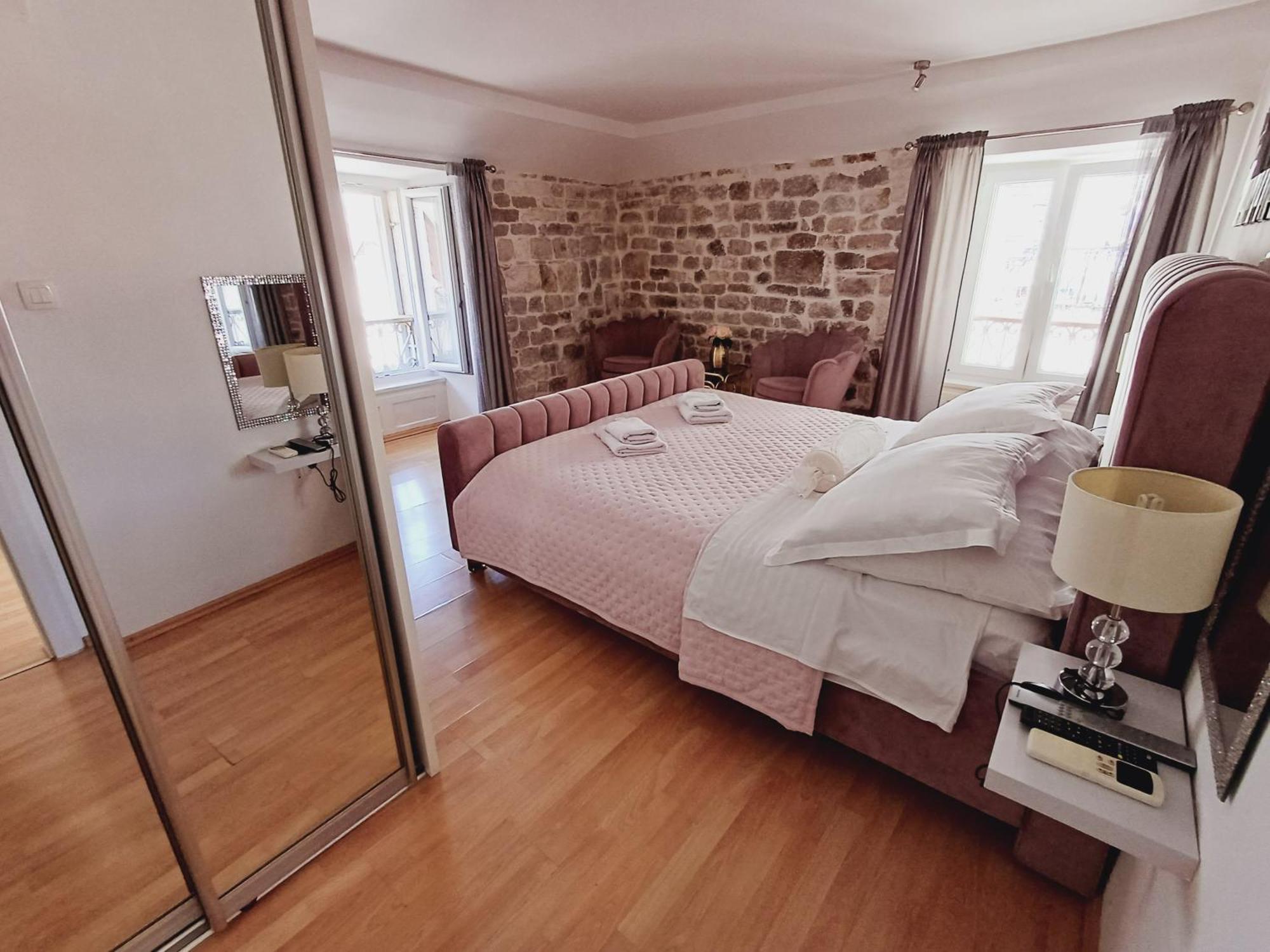 Private In Diocletians Palace Apartamento *
