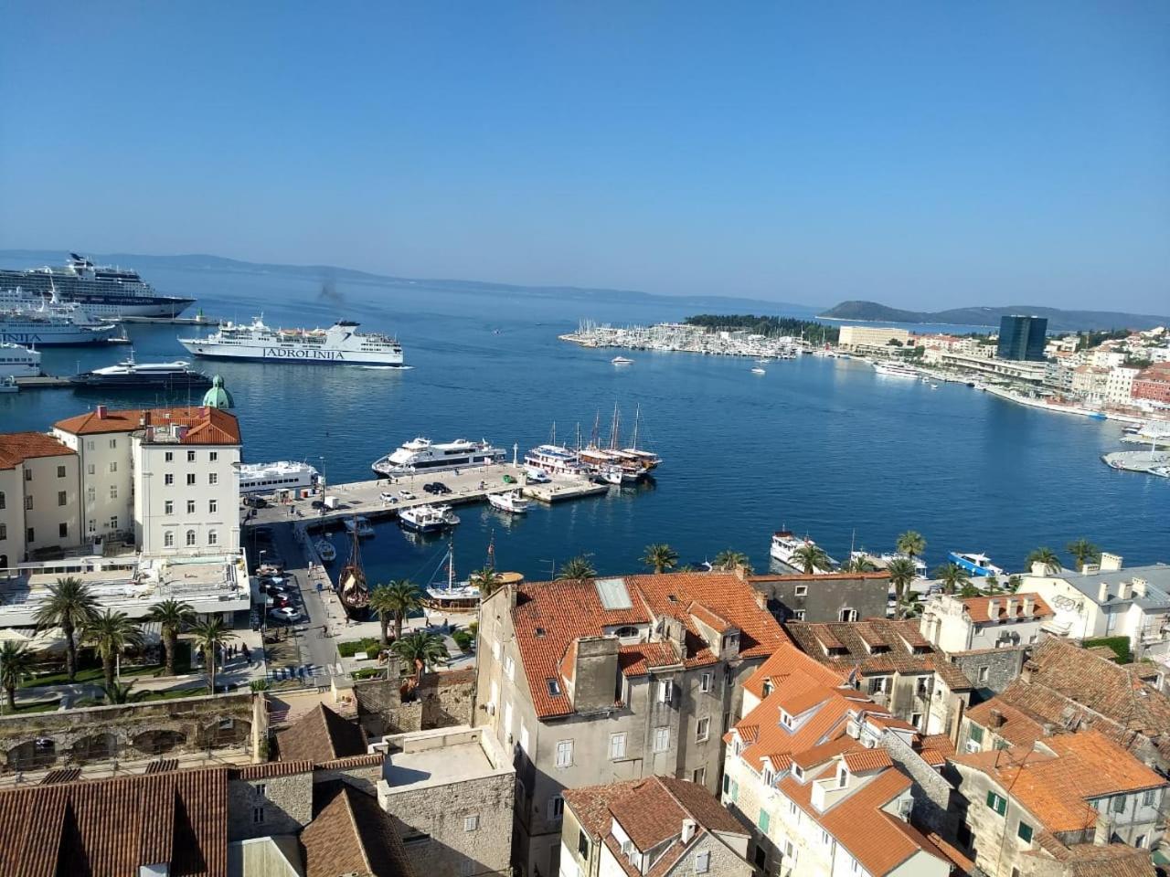 J'adore - Free Parking * Split