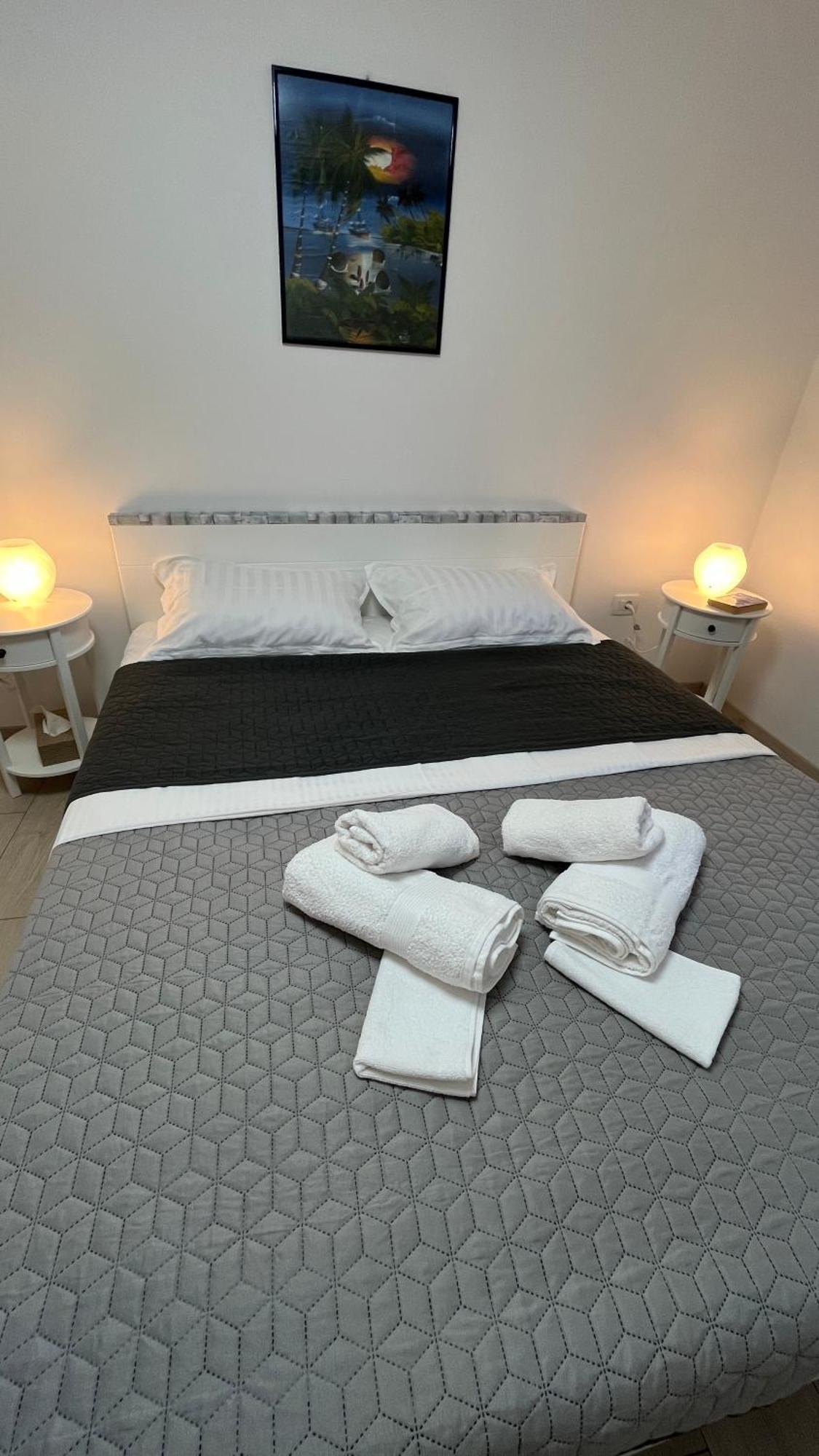Lalica Apartment *