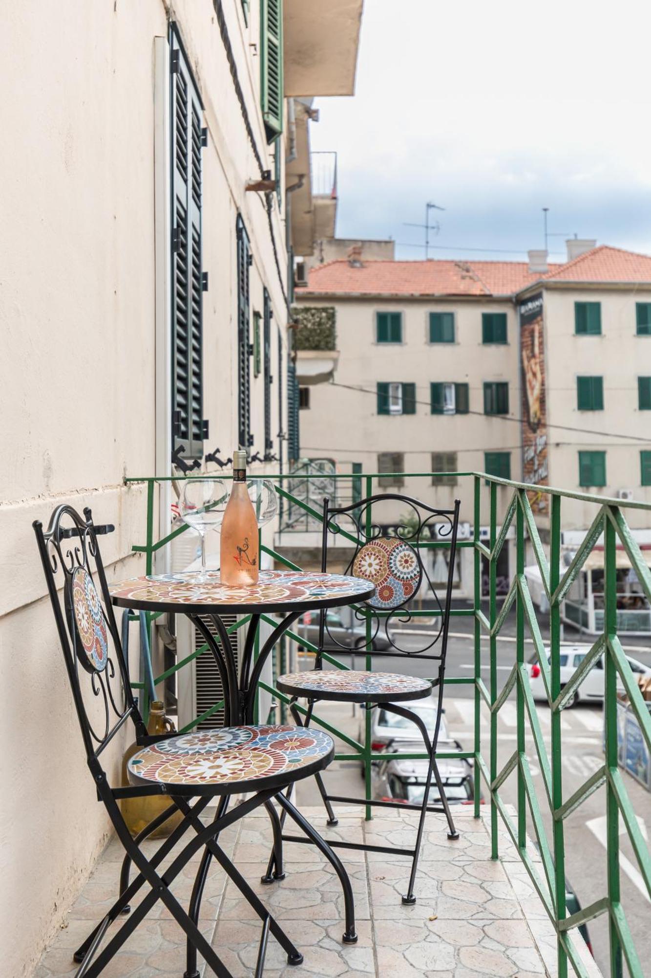 Eva Luxury Two Bedrooms & Bacvice Apartment