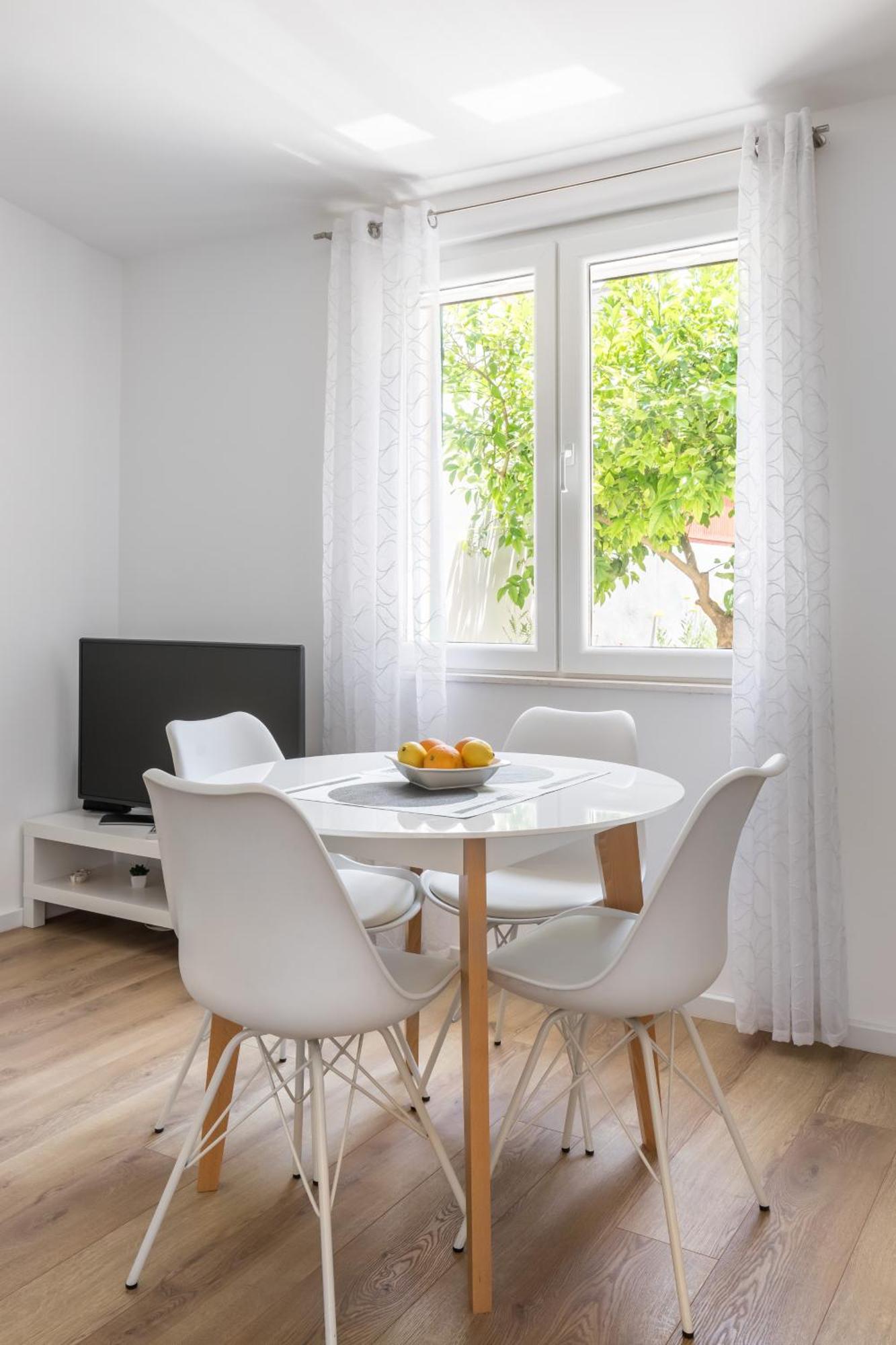 Tonina - House With Terrace, Jacuzzi, Free Parking Apartman *