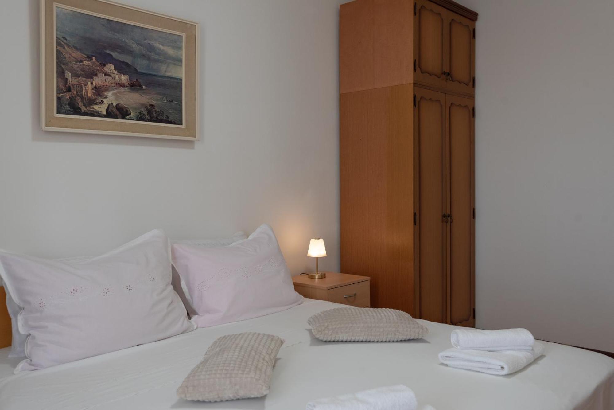 Sunnyrose - Walking Distance From Znjan - Free Public Parking - Huge Balcony *