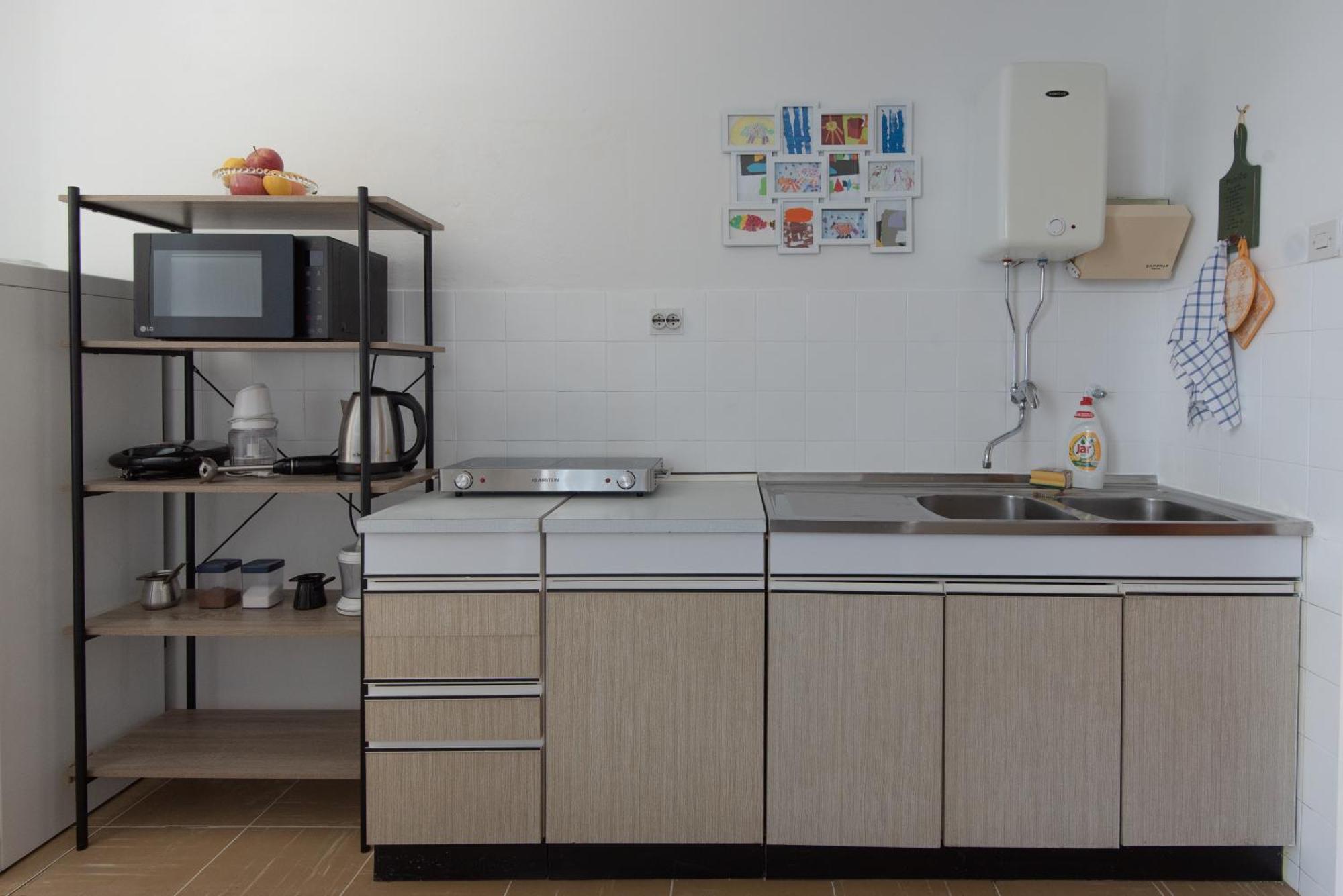 Sunnyrose - Walking Distance From Znjan - Free Public Parking - Huge Balcony Apartman Split