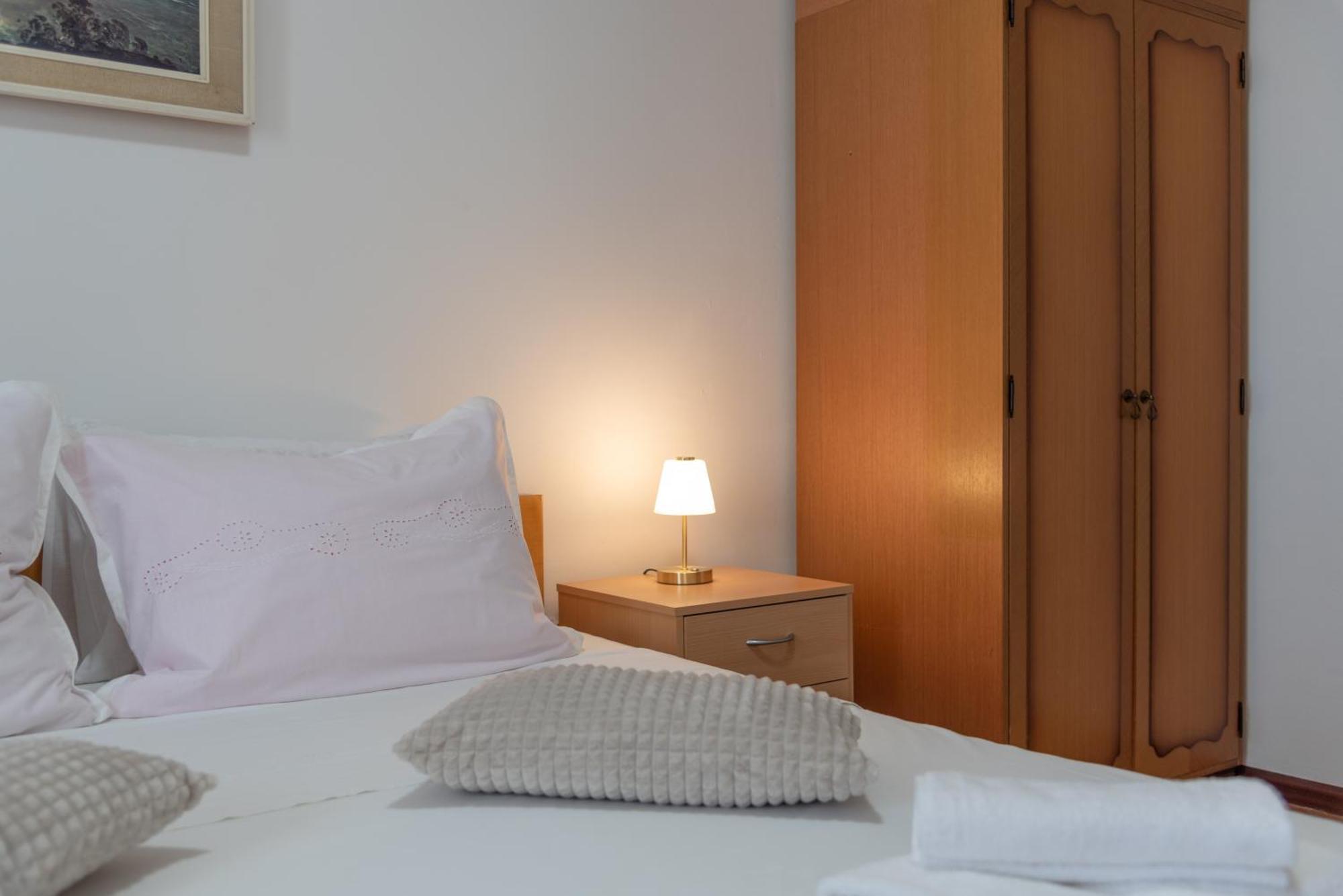 Sunnyrose - Walking Distance From Znjan - Free Public Parking - Huge Balcony Apartman *