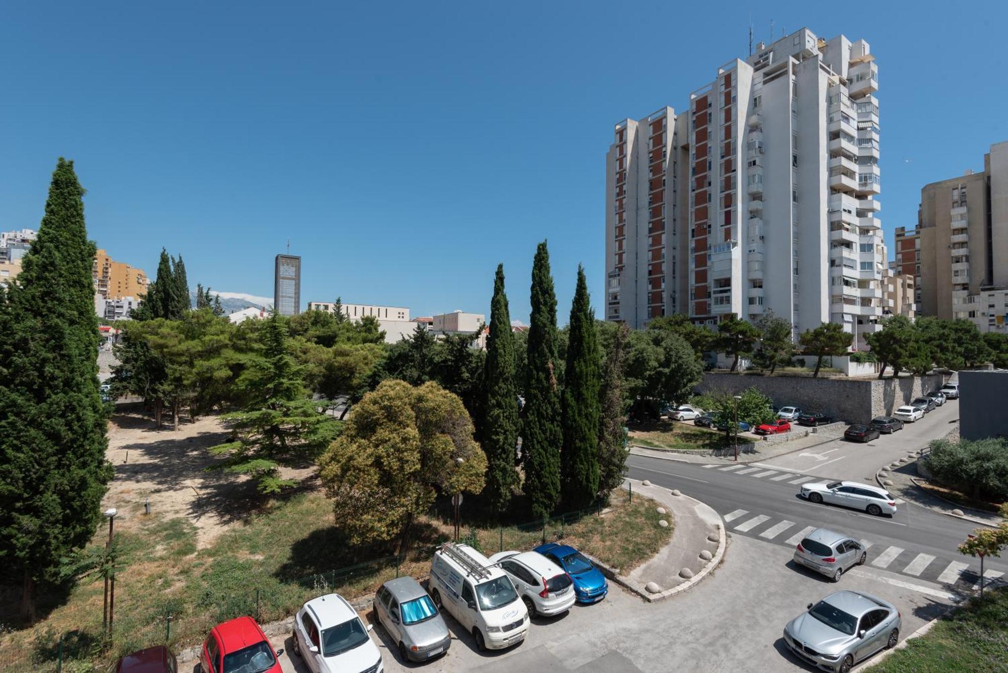 Sunnyrose - Walking Distance From Znjan - Free Public Parking - Huge Balcony Split