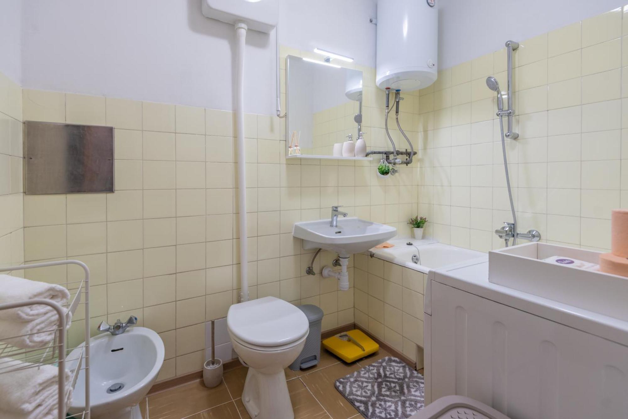 Sunnyrose - Walking Distance From Znjan - Free Public Parking - Huge Balcony * Split
