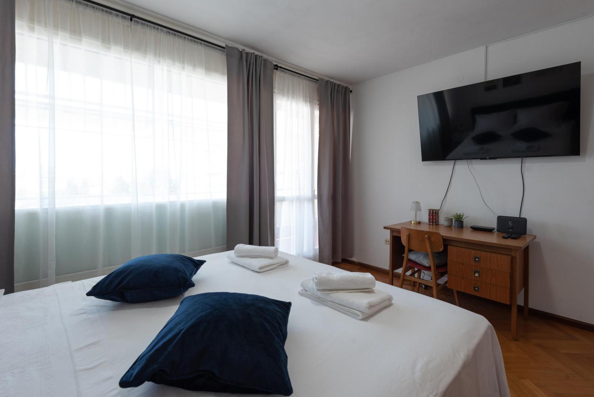 Sunnyrose - Walking Distance From Znjan - Free Public Parking - Huge Balcony * Split