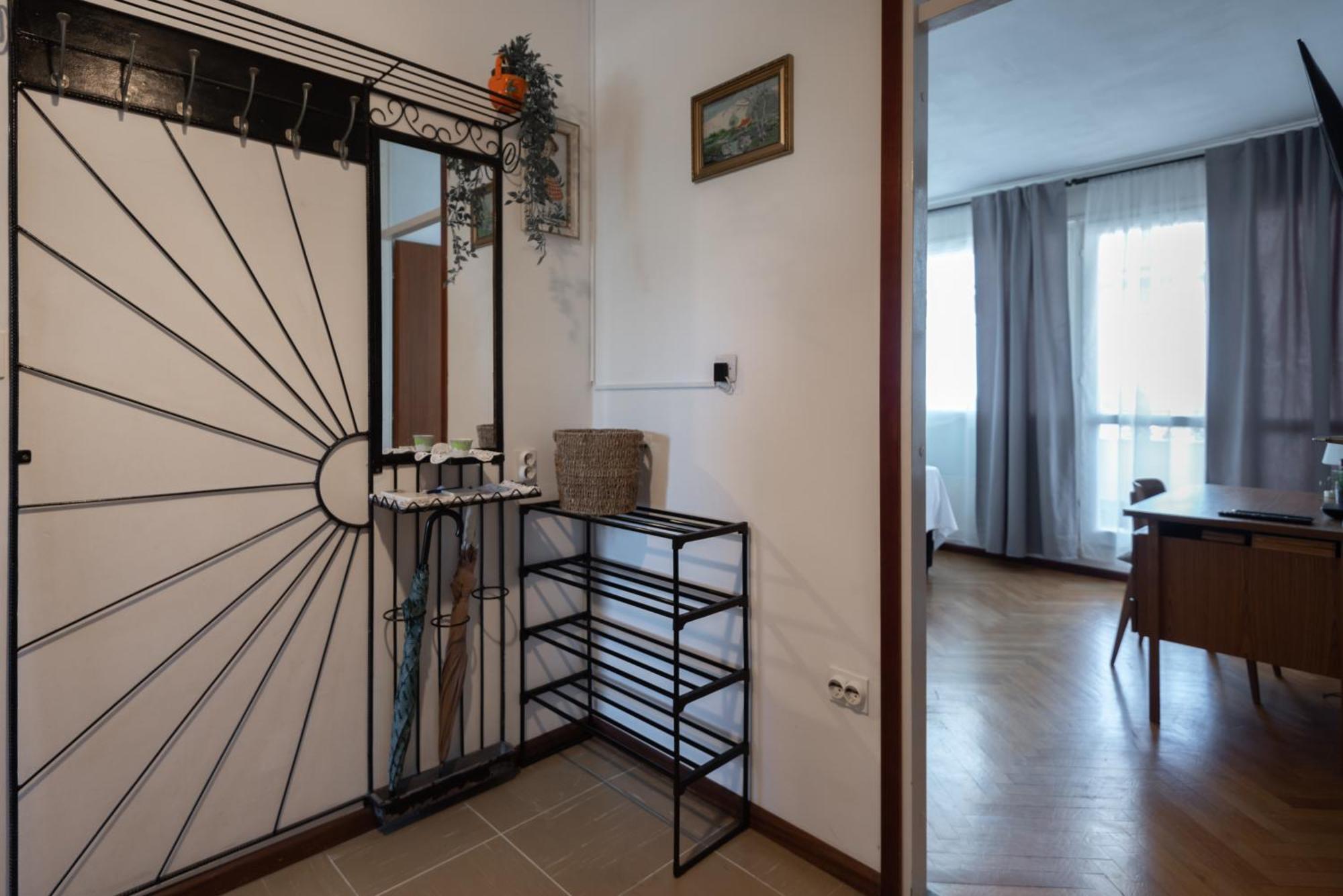Sunnyrose - Walking Distance From Znjan - Free Public Parking - Huge Balcony Apartman