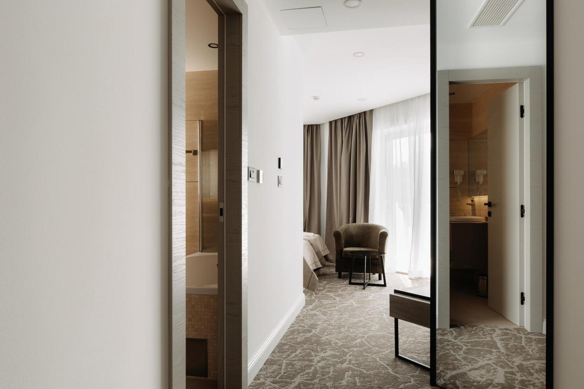 Fanat Hotel 4*
